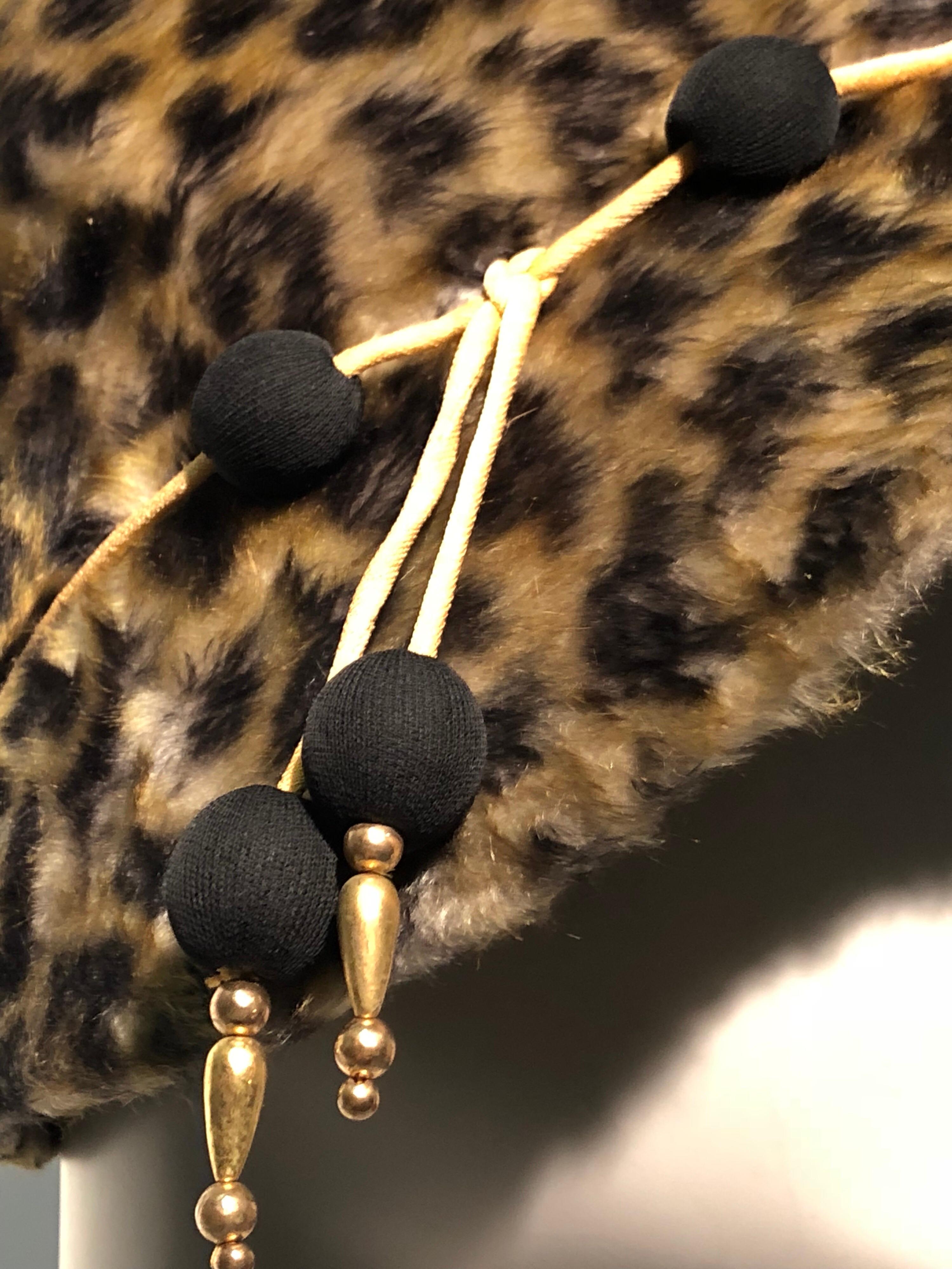 1960er Leslie James Hut mit Leopardenmuster aus Kunstpelz im Bucket-Stil mit einzigartigem Perlenband im Angebot 4