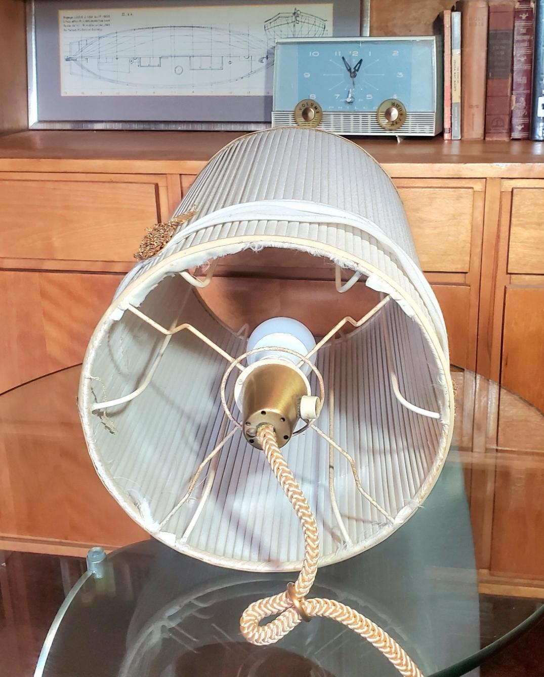 1960s Leviton Pleated Drum Pendant Swag Lamp In Good Condition For Sale In Waxahachie, TX