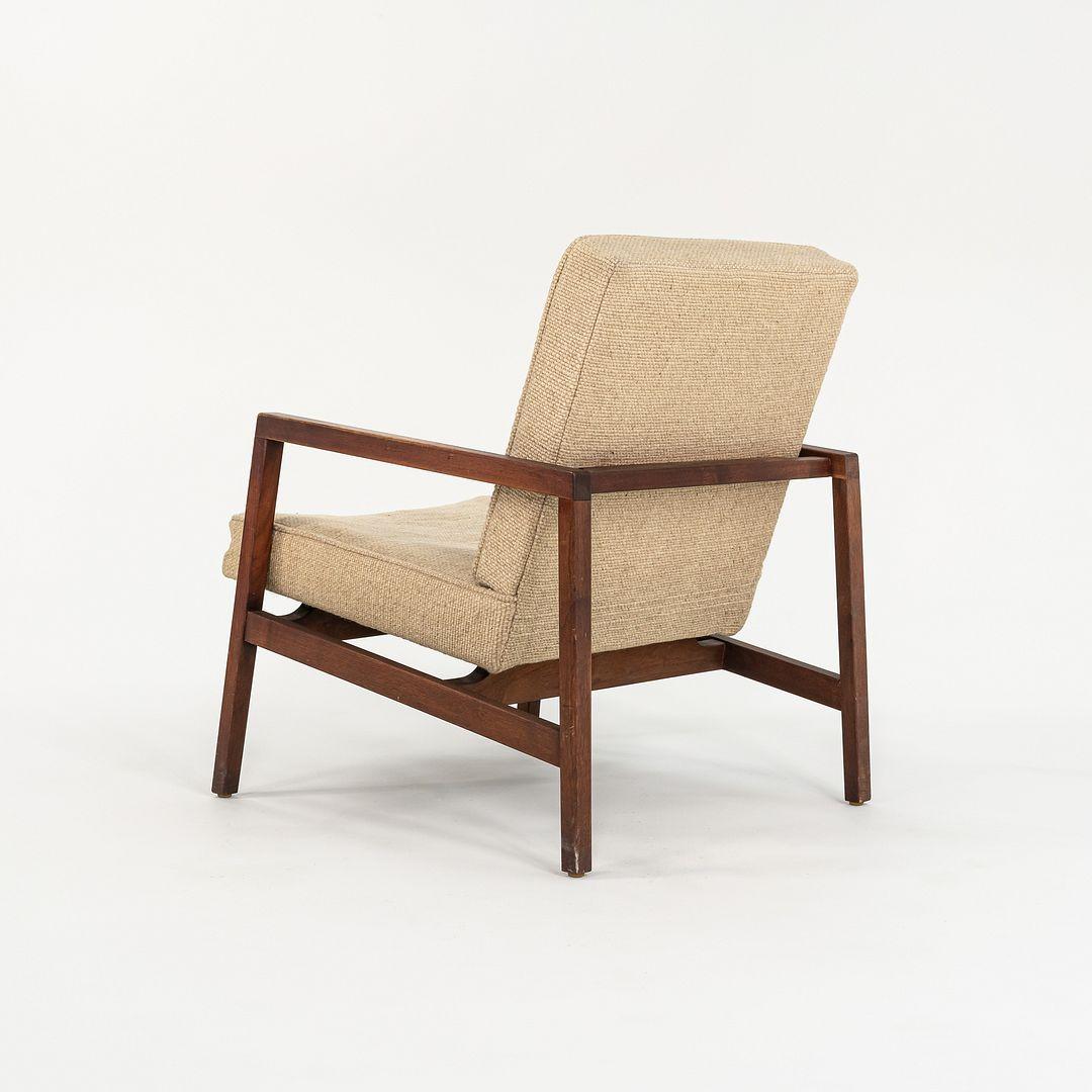 1960er Lewis Butler für Knoll 655 Sessel aus Nussbaumholz mit braunem Stoff (Mitte des 20. Jahrhunderts) im Angebot