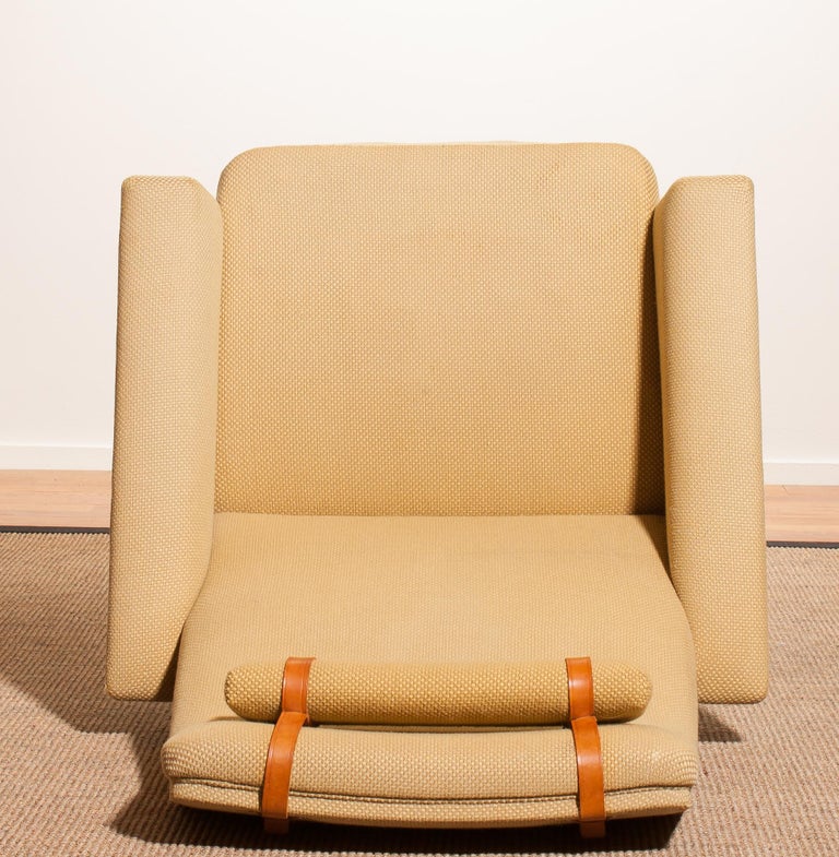 1960s, Light Yellow Fabric Swivel Lounge Chair by DUX Sweden For Sale