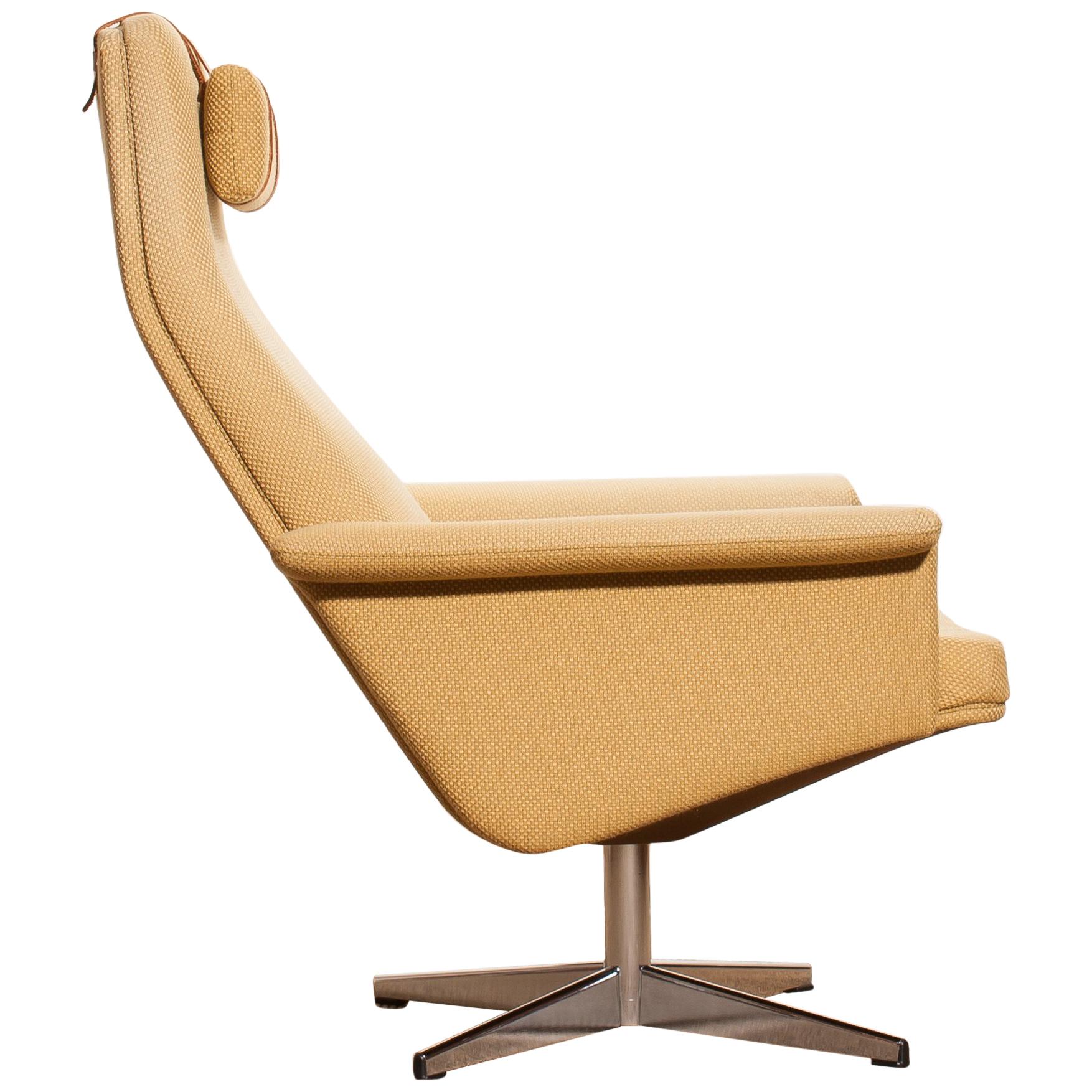 1960s, Light Yellow Fabric Swivel Lounge Chair by DUX Sweden