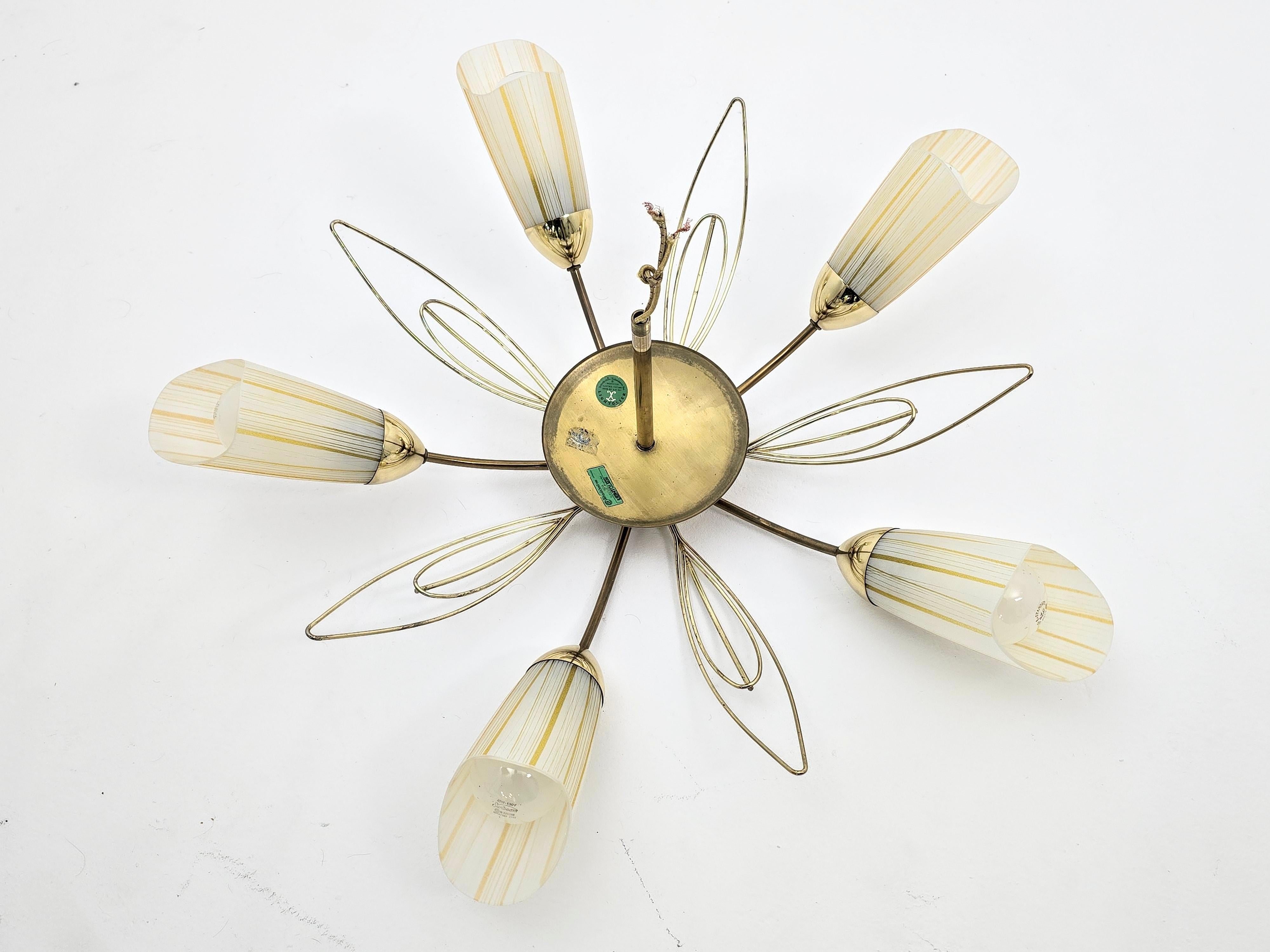 Empotrable de cristal rayado y latón Lightolier de 5 brazos de los años 60 , EE.UU. en venta 7