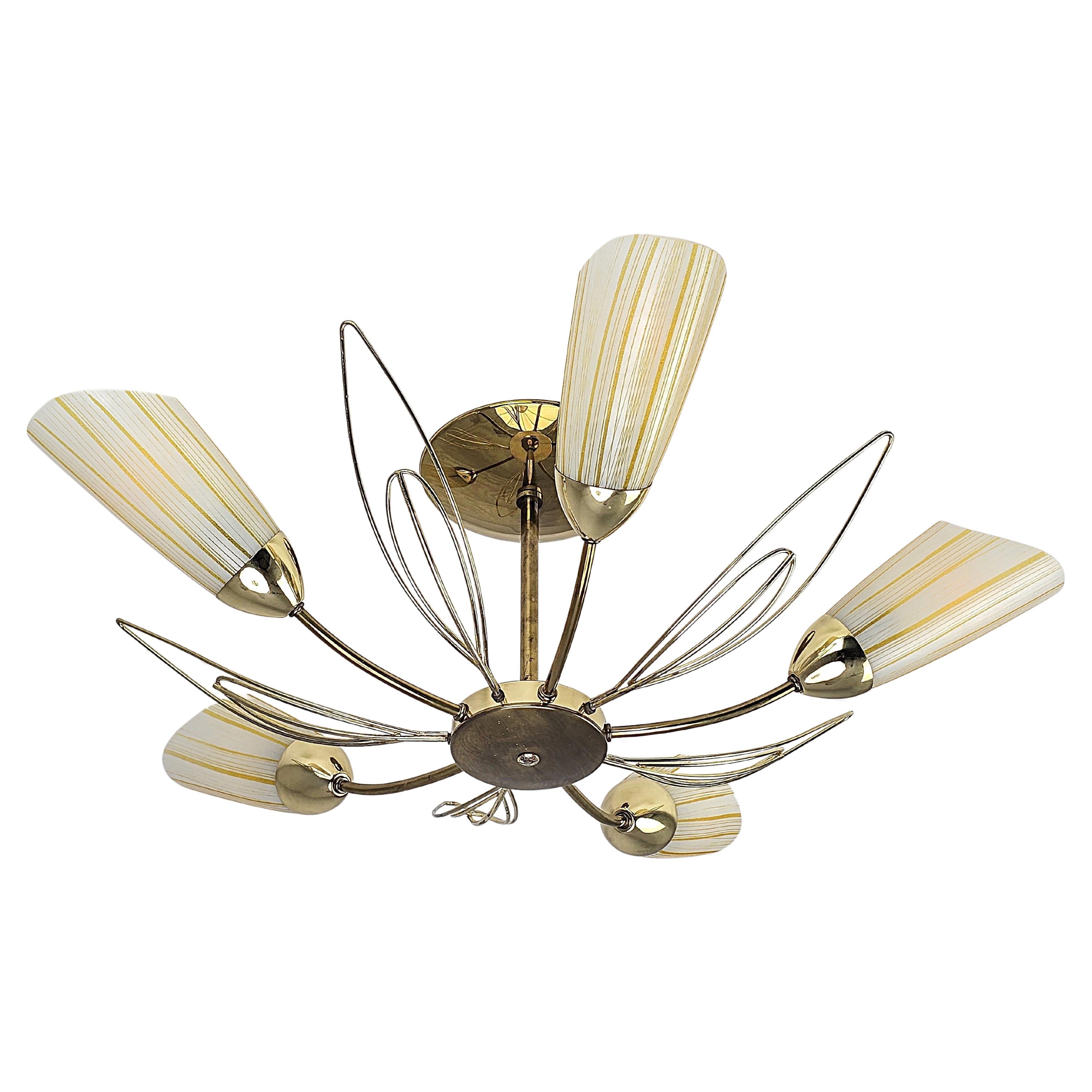 Empotrable de cristal rayado y latón Lightolier de 5 brazos de los años 60 , EE.UU. en venta