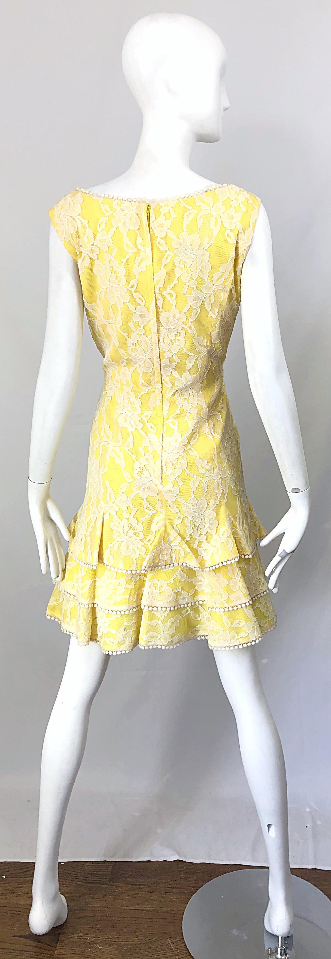 1960s Lilli Diamond Canary Yellow and White Lace Silk Vintage 60s Dress For Sale 2