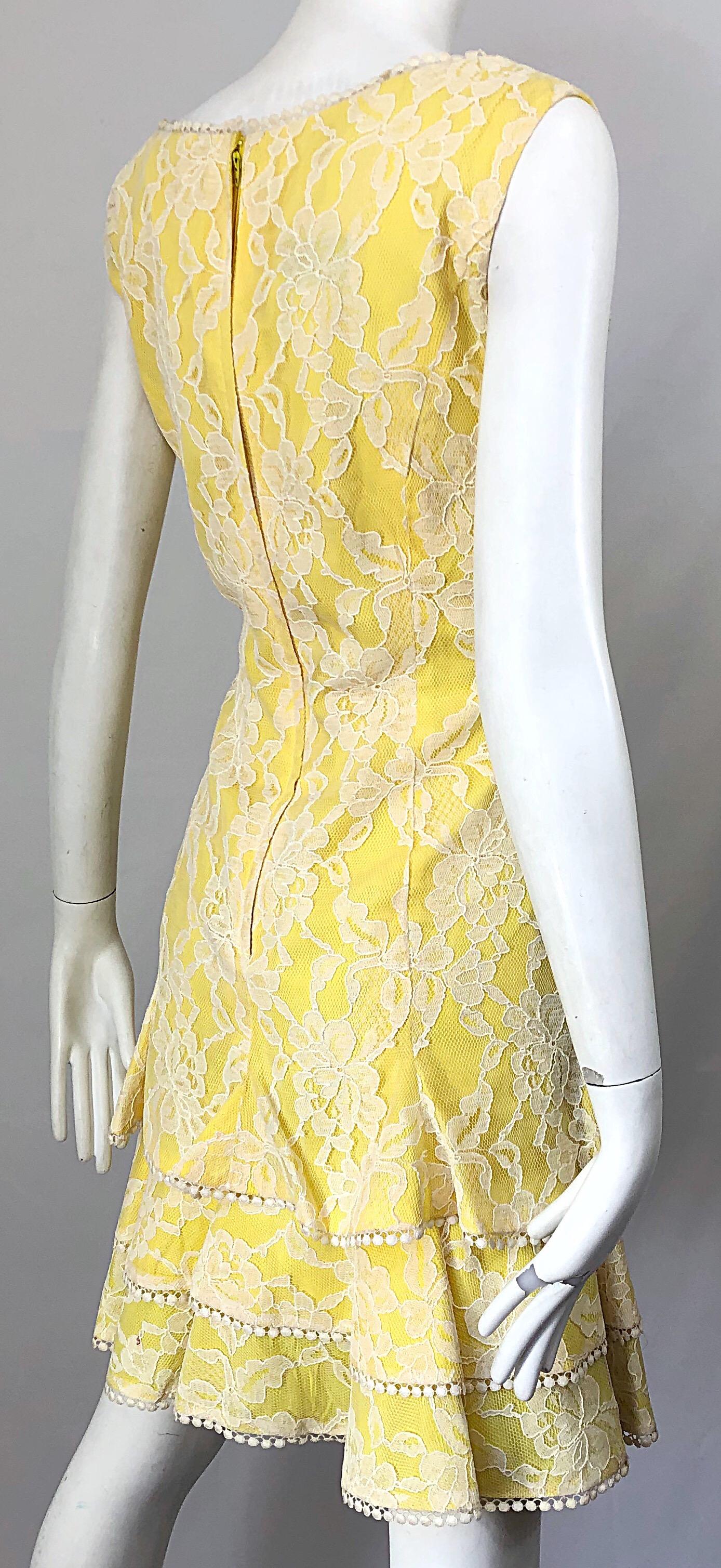 1960s Lilli Diamond Canary Yellow and White Lace Silk Vintage 60s Dress For Sale 3
