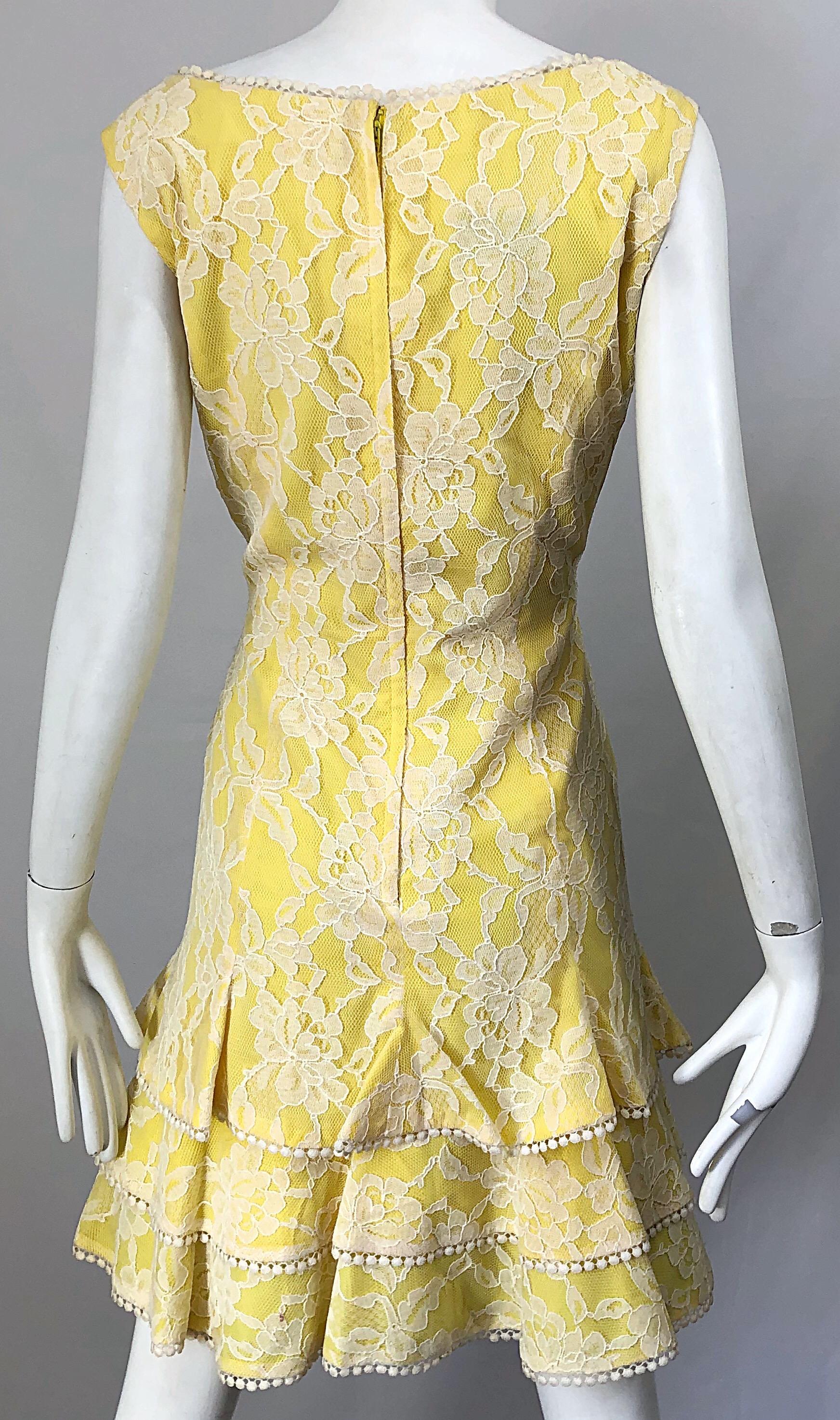 1960s Lilli Diamond Canary Yellow and White Lace Silk Vintage 60s Dress In Excellent Condition For Sale In San Diego, CA