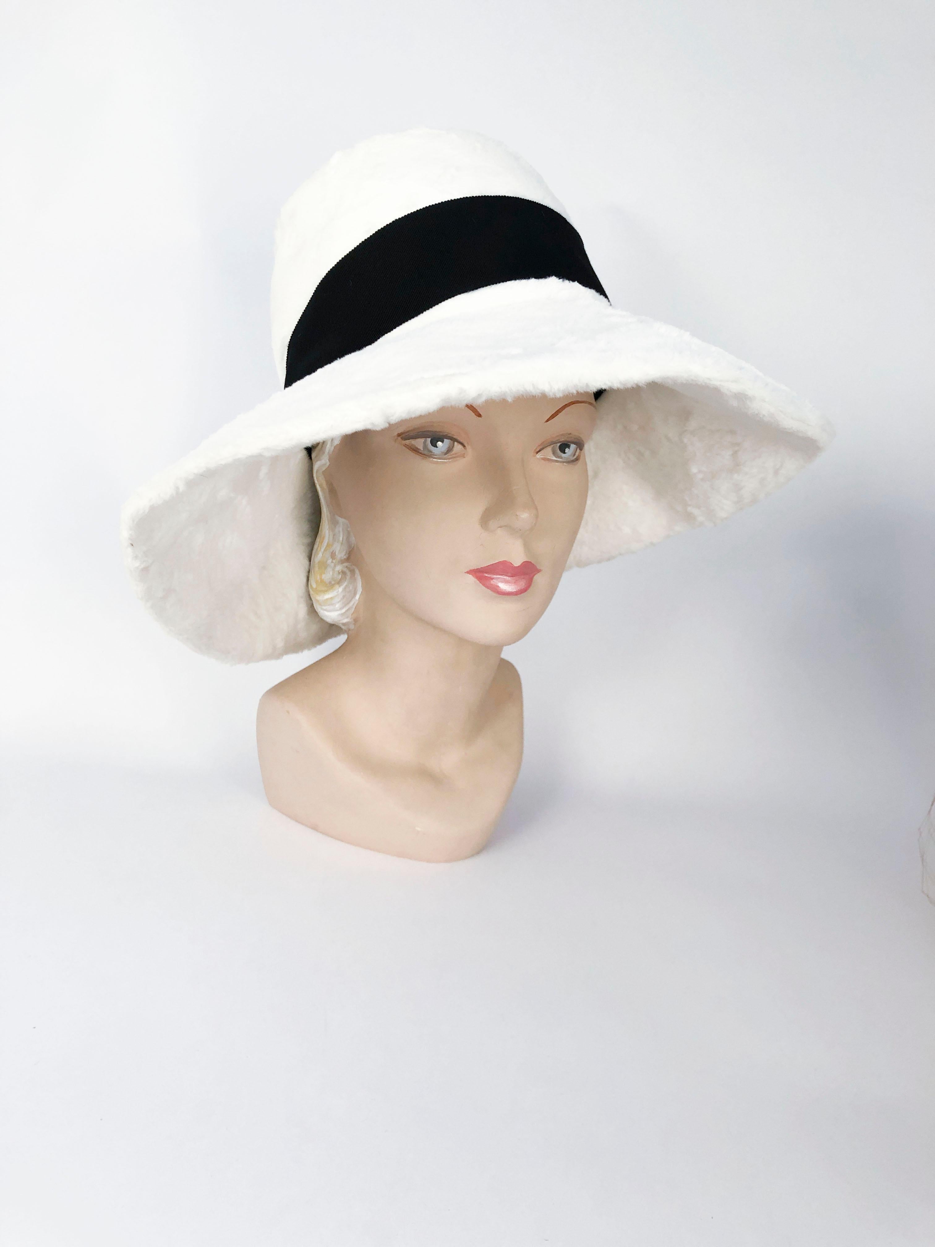 1960's Lilly Daché White Faux Fur Fashion Hat In Good Condition In San Francisco, CA