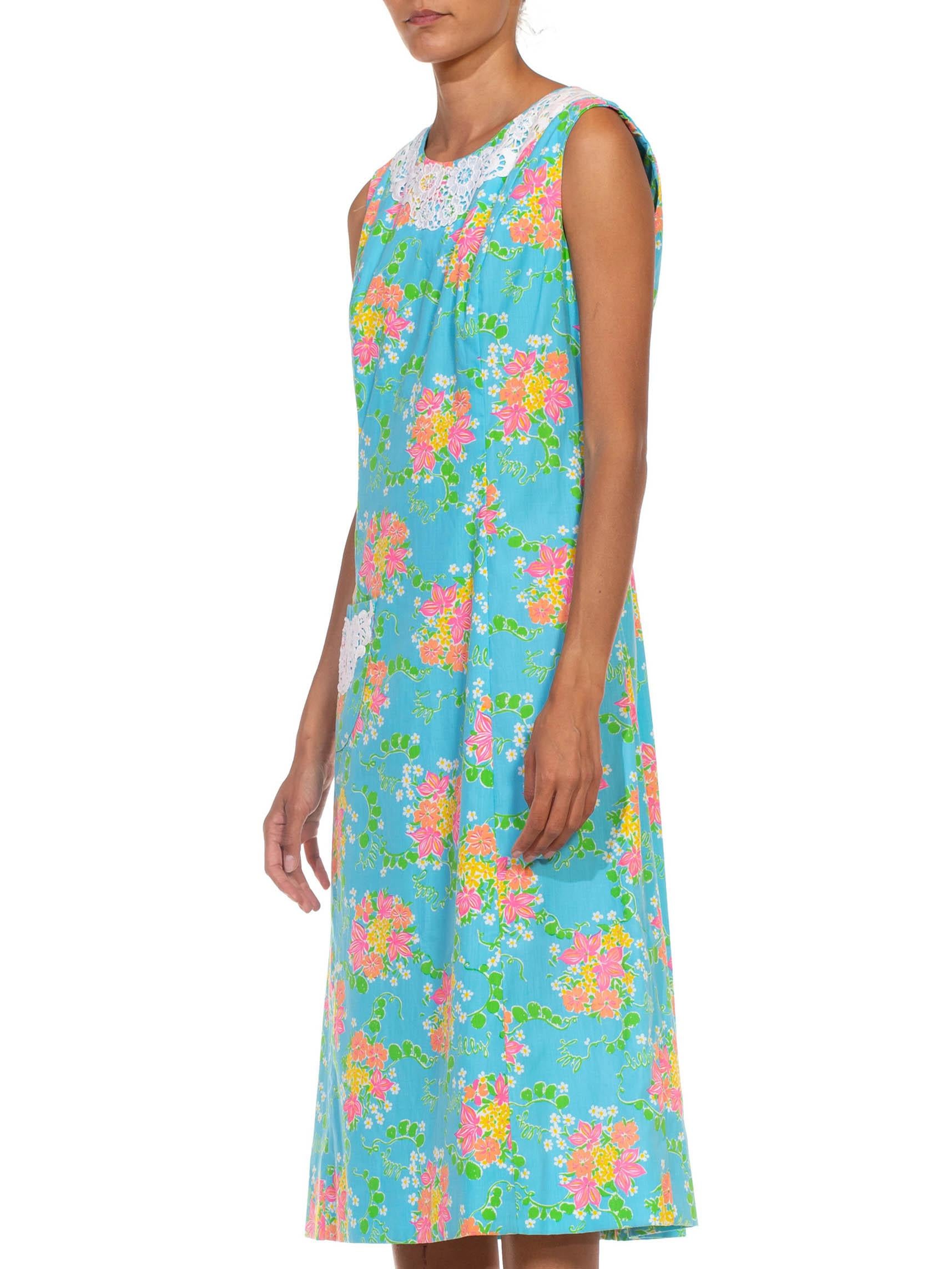 1960S LILLY PULITZER Blue Floral Organic Cotton Printed Dress In Excellent Condition For Sale In New York, NY