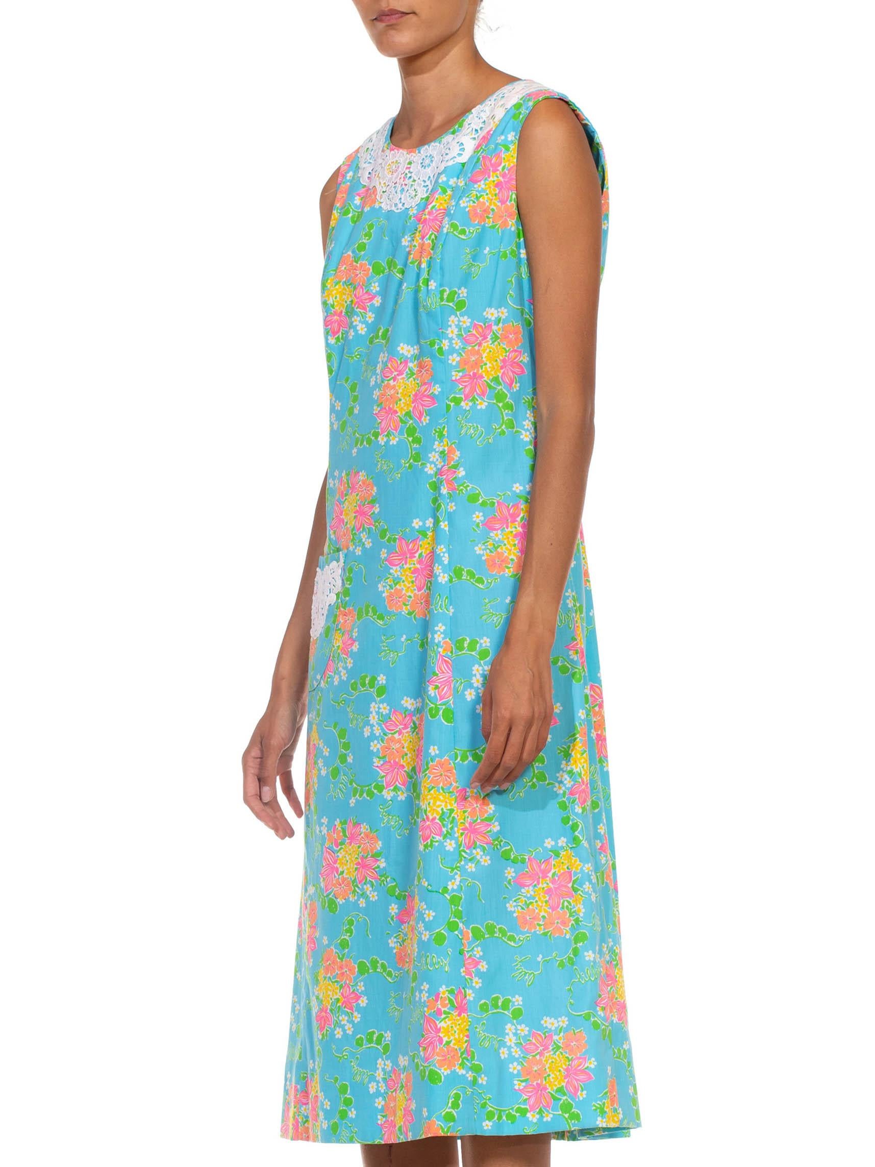 1960S LILLY PULITZER Blue Floral Organic Cotton Printed Dress In Good Condition For Sale In New York, NY
