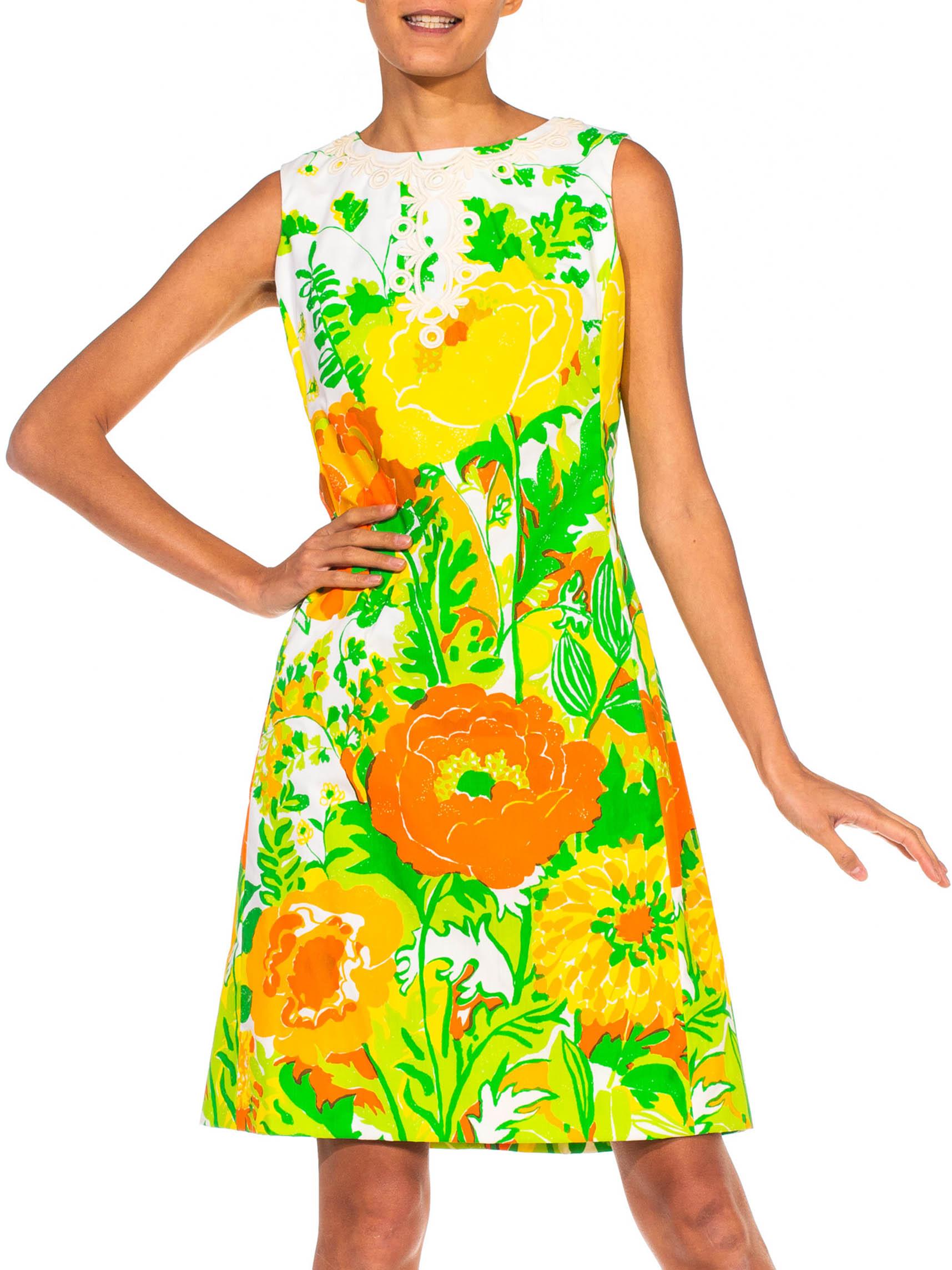 1960S LILLY PULITZER Large Scale Floral Printed Cotton Dress In Excellent Condition For Sale In New York, NY
