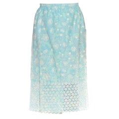 Jupe LILLY PULITZER des années 1960, bleu clair et blanc, bordée de broderies florales en coton
