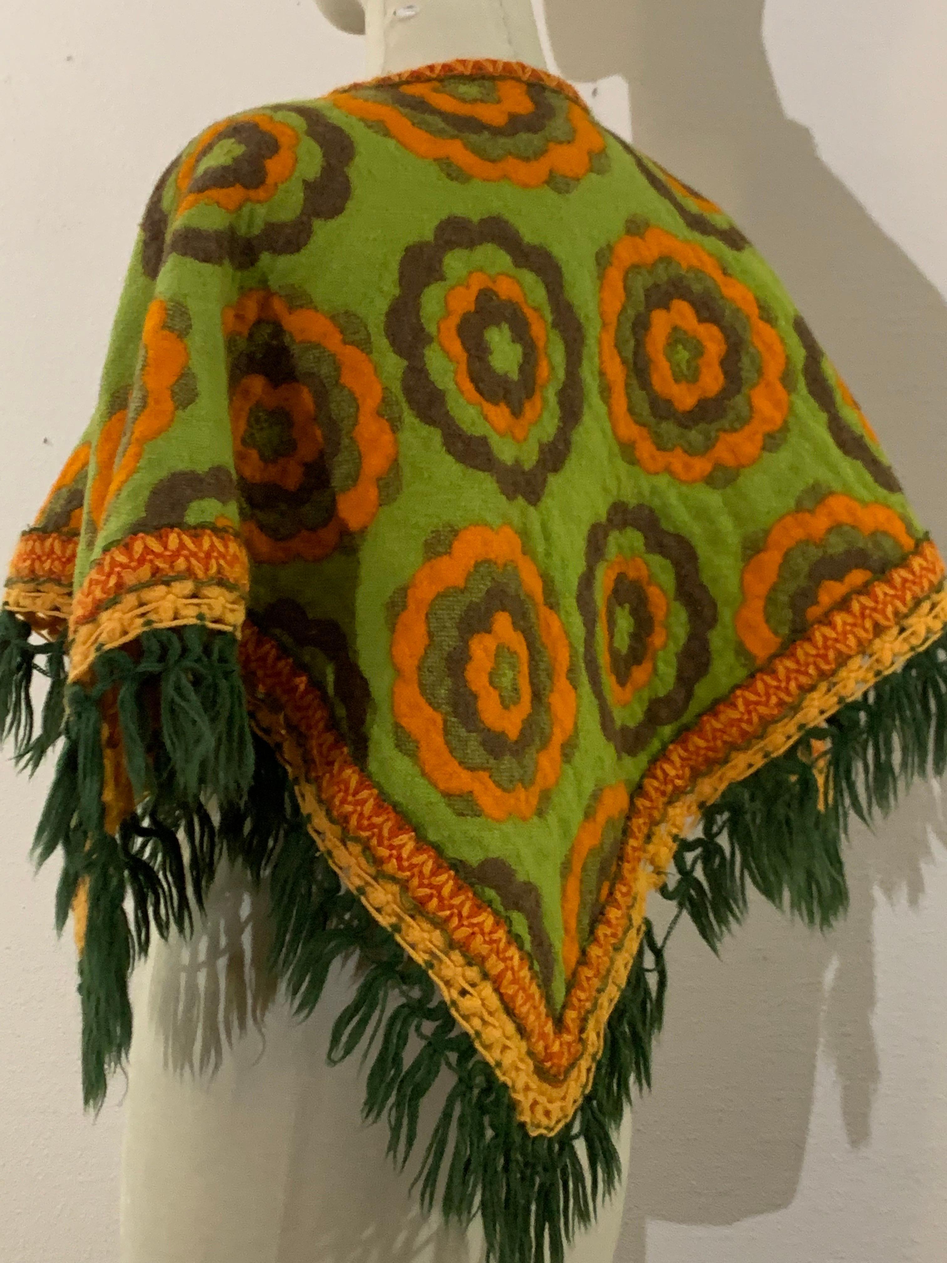 Poncho Flower Power des années 1960, orange citron et jaune à franges en vente 1