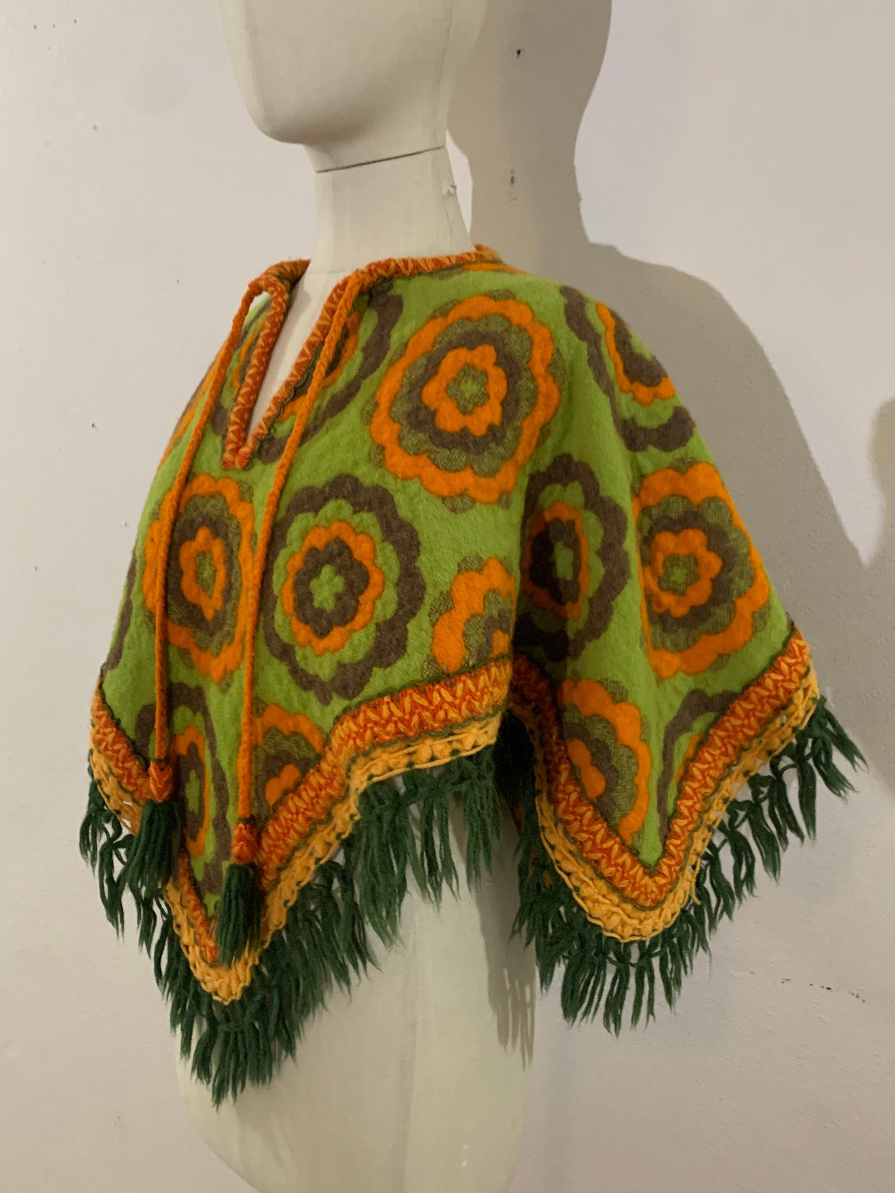 Poncho Flower Power des années 1960, orange citron et jaune à franges en vente 4