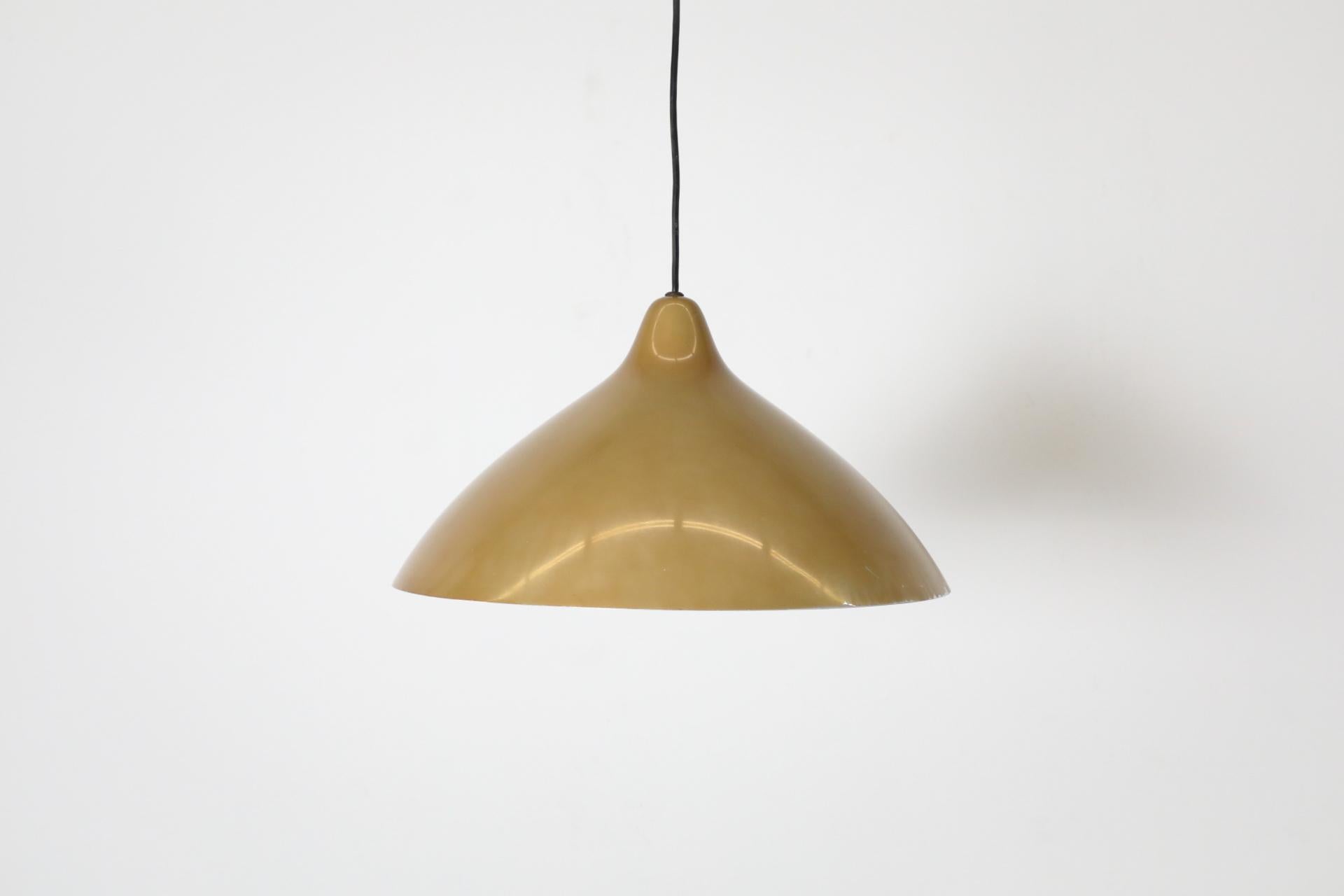 Mid-Century moderno Lampada a sospensione in alluminio filato anni '60 Lisa Johansson-Pape Brassy in vendita