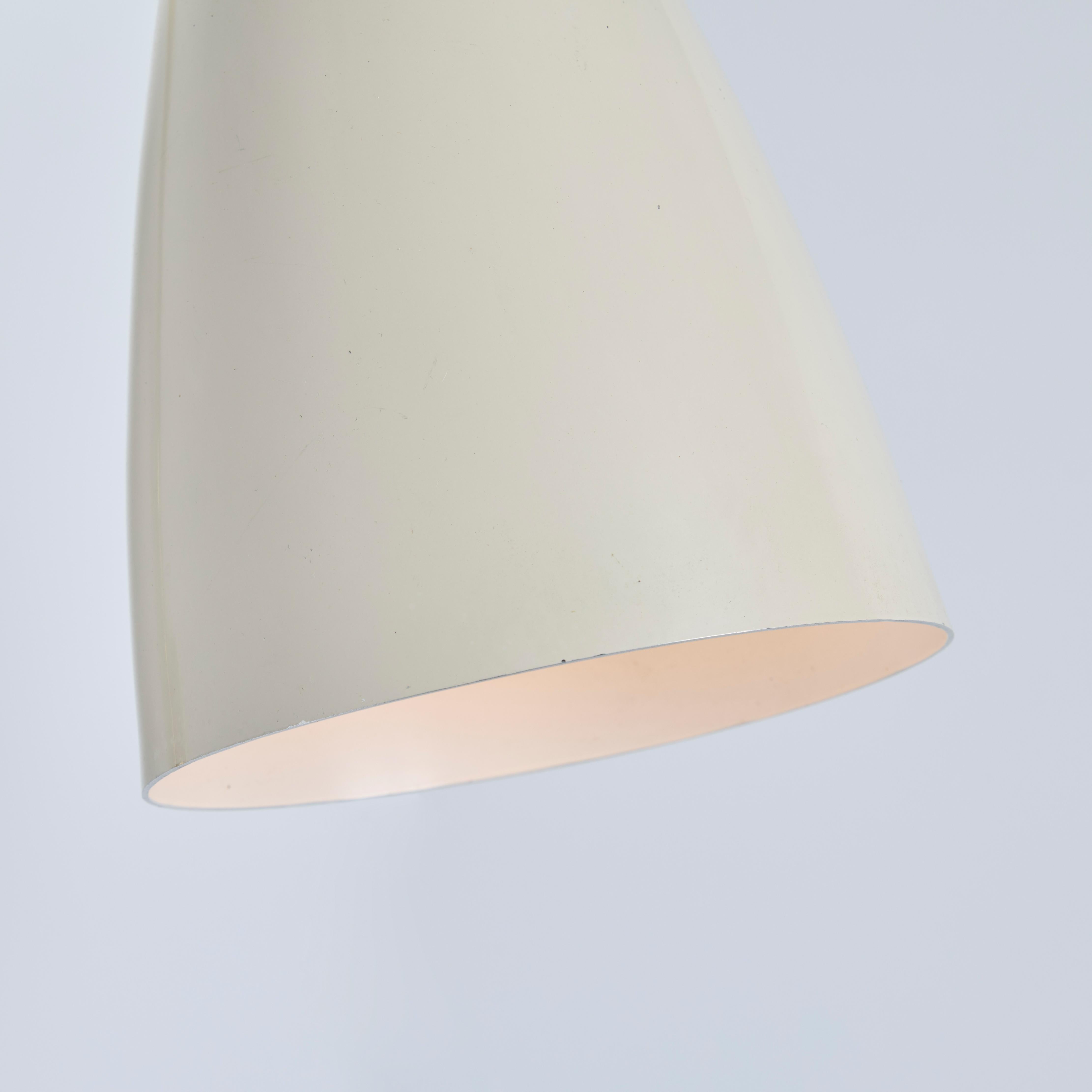 1960er Lisa Johansson-Pape Weiße Plug-in-Wandleuchte für Itsu im Angebot 6