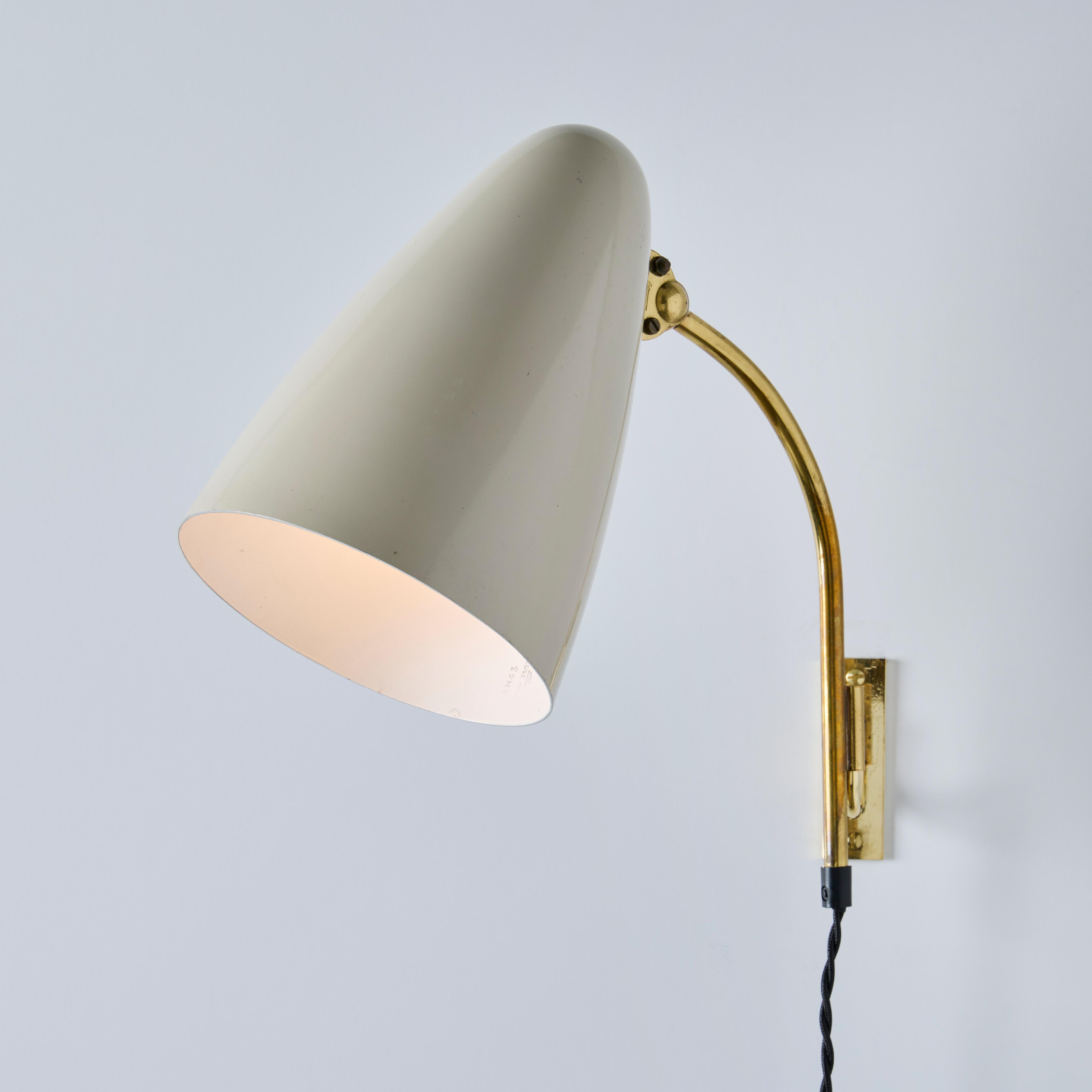 1960er Lisa Johansson-Pape Weiße Plug-in-Wandleuchte für Itsu im Angebot 9