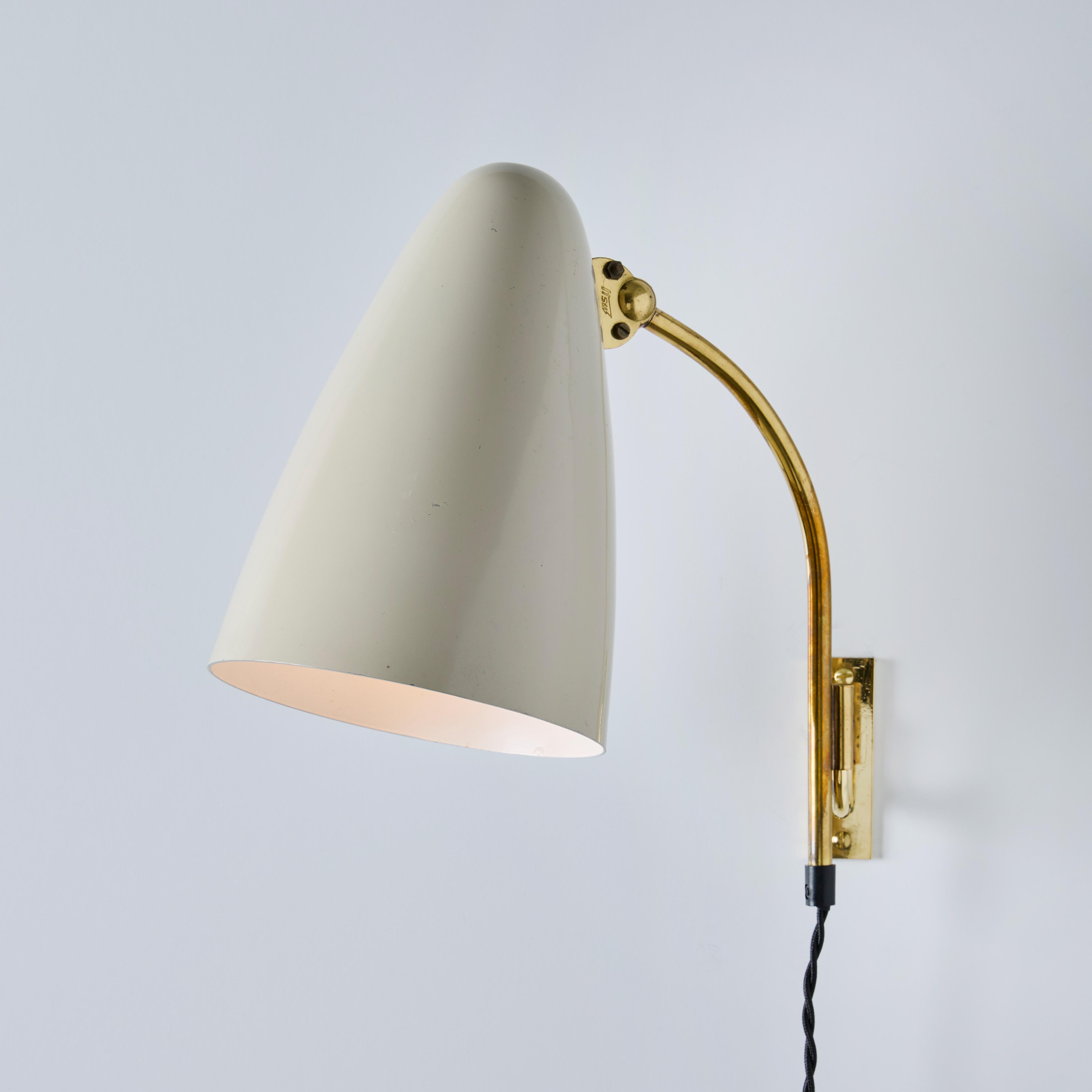 1960er Lisa Johansson-Pape Weiße Plug-in-Wandleuchte für Itsu im Angebot 10