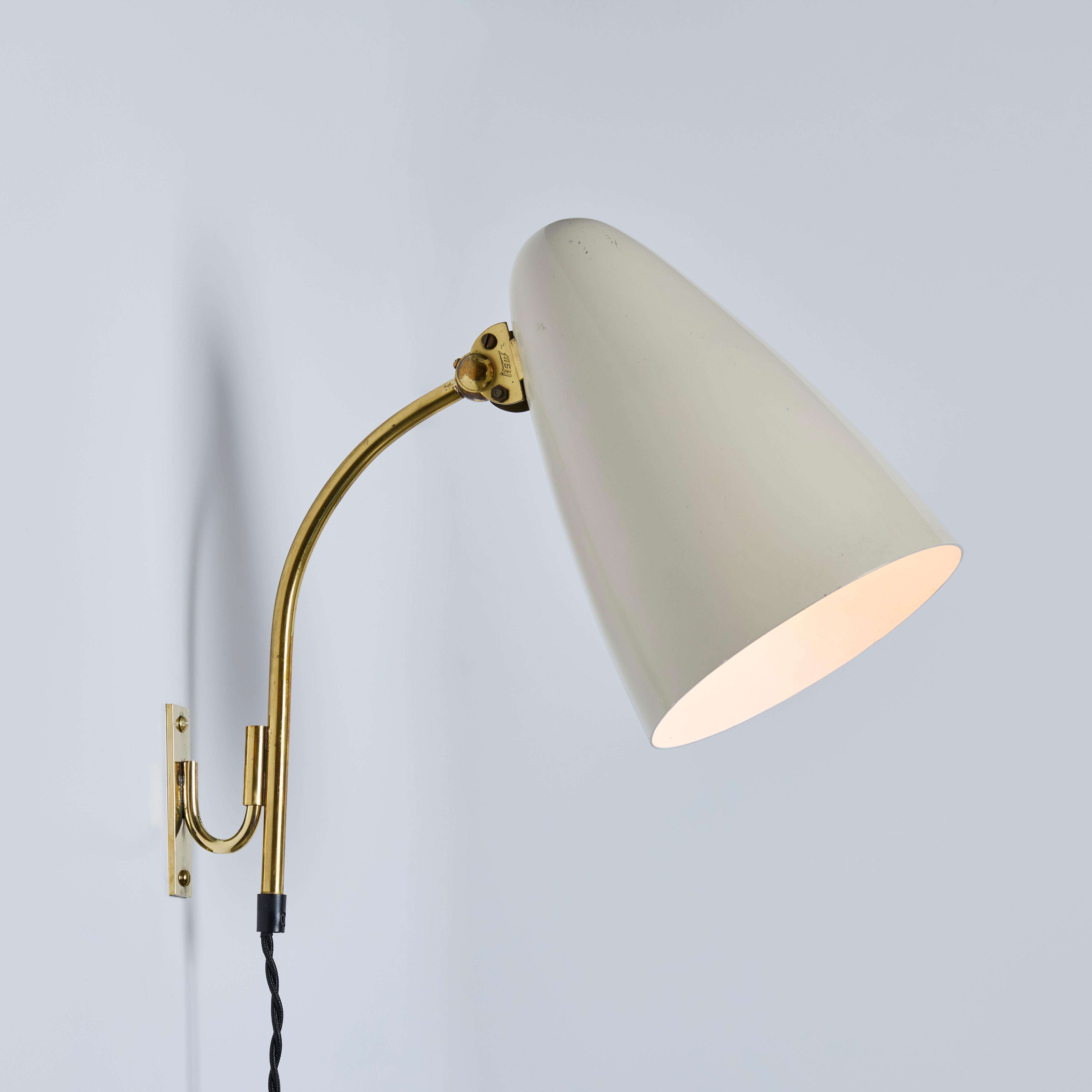 1960er Lisa Johansson-Pape Weiße Plug-in-Wandleuchte für Itsu im Zustand „Gut“ im Angebot in Glendale, CA