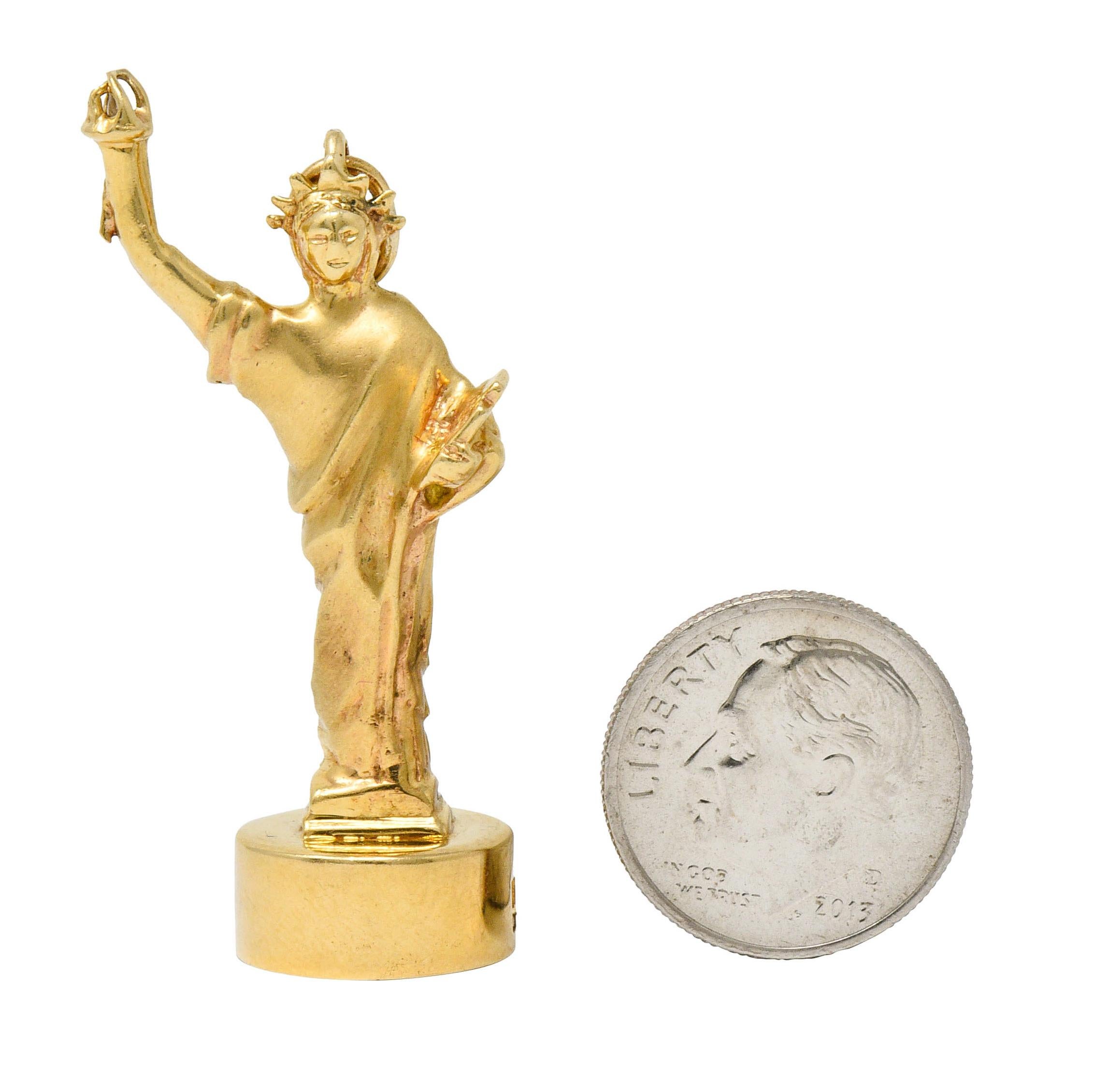 1960s Litacharm Inc. Vintage 14 Karat Gold Statue of Liberty Pendant Charm 6