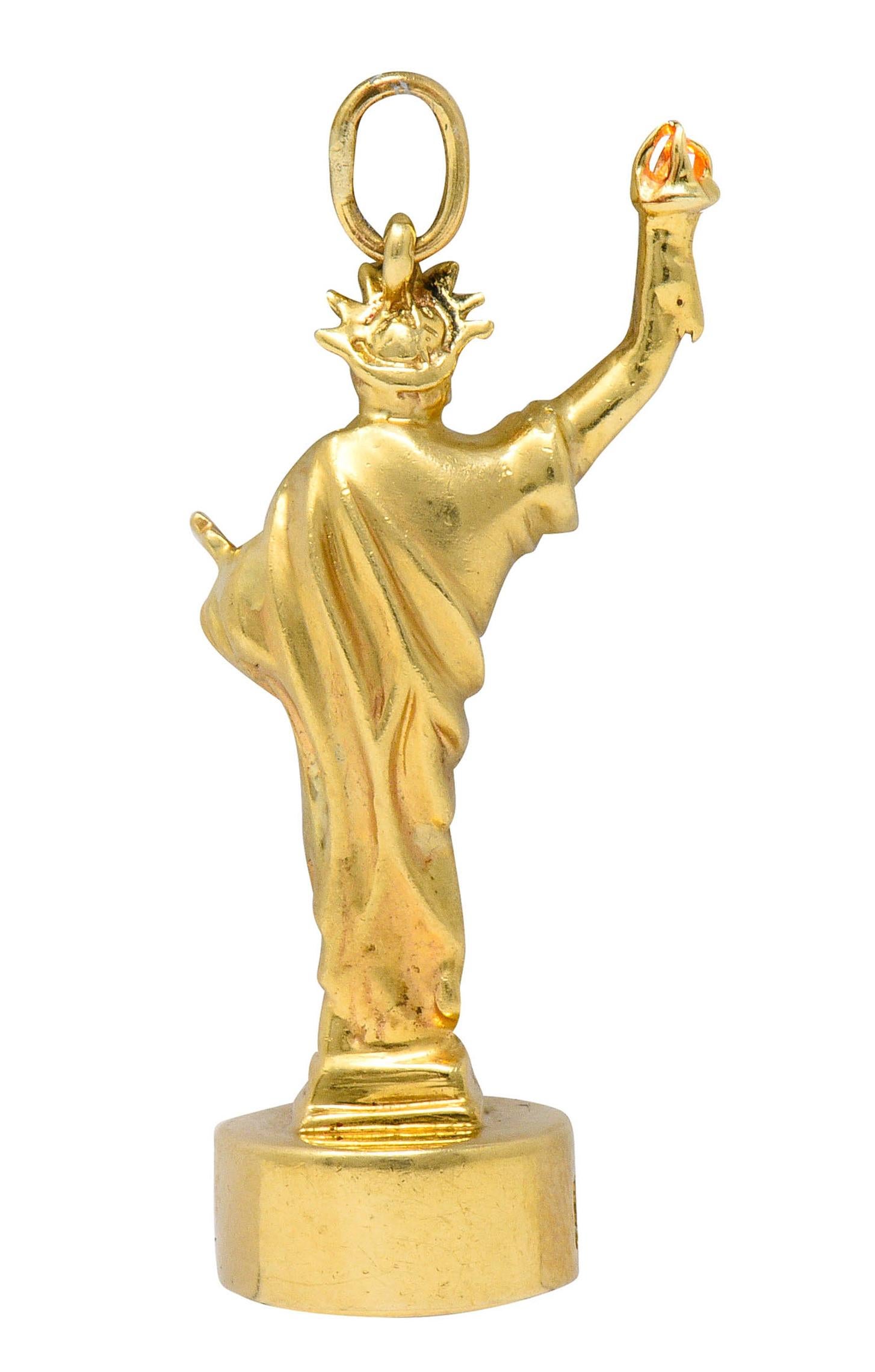 1960s Litacharm Inc. Vintage 14 Karat Gold Statue of Liberty Pendant Charm In Excellent Condition In Philadelphia, PA