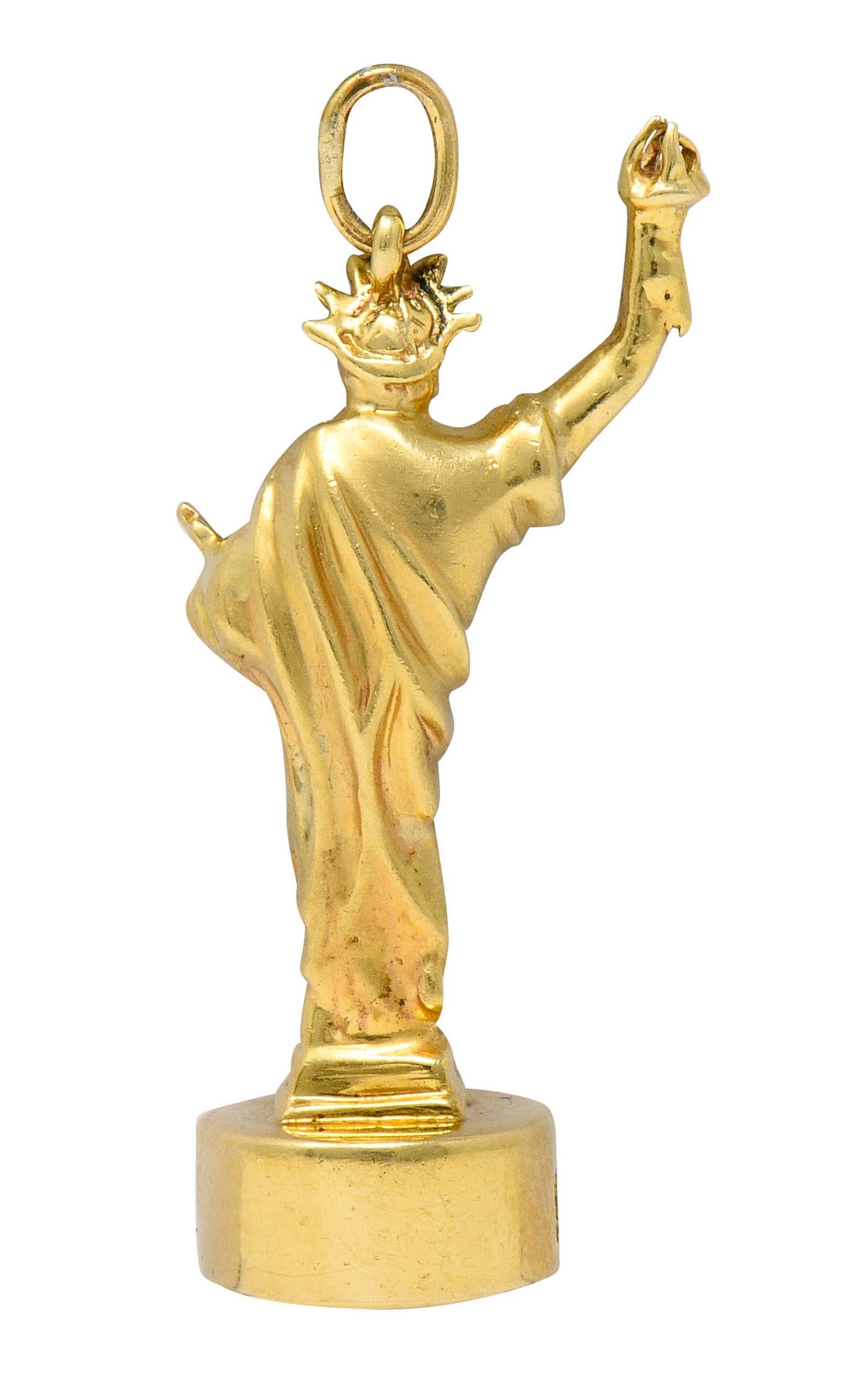 Women's or Men's 1960s Litacharm Inc. Vintage 14 Karat Gold Statue of Liberty Pendant Charm