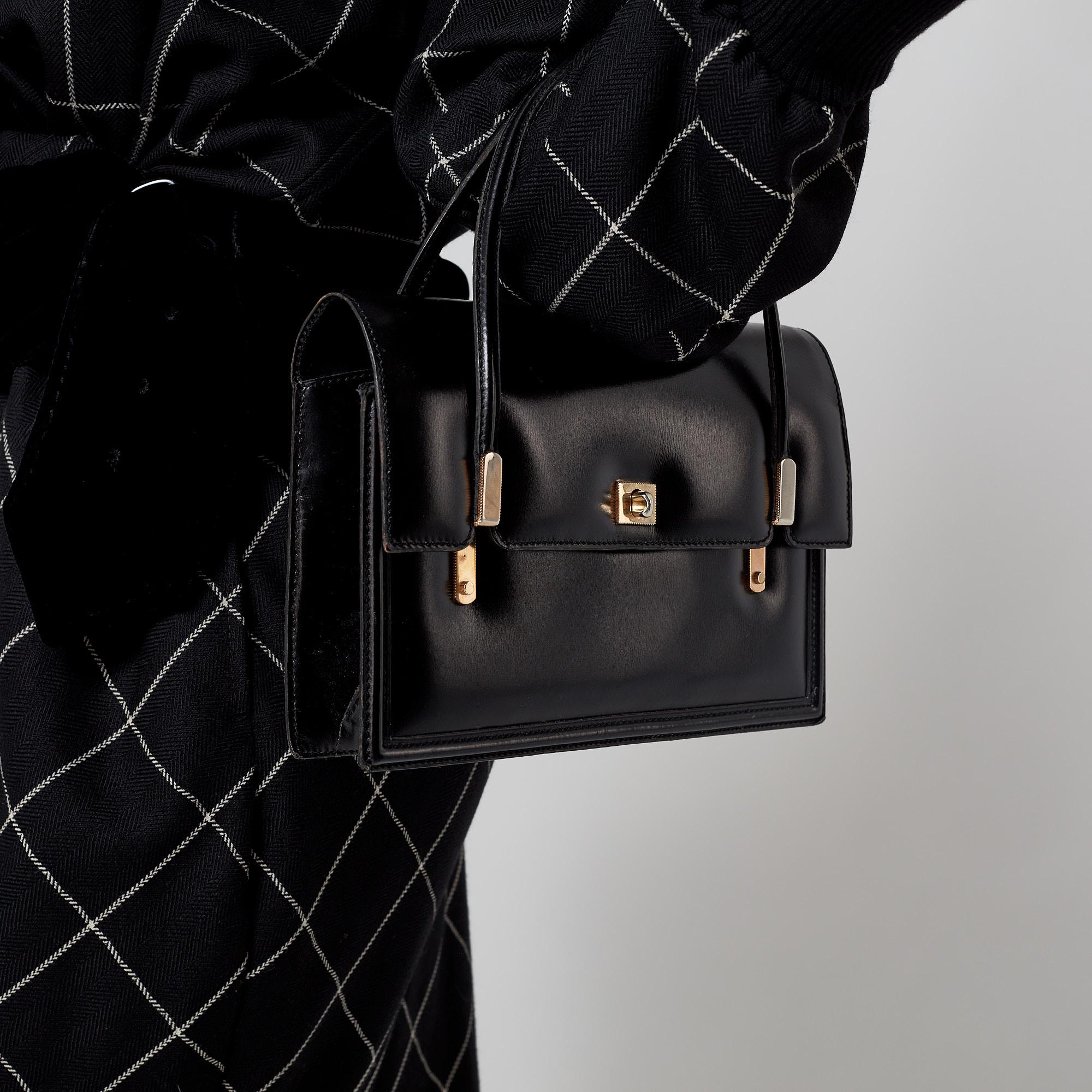1960s Loewe Black Leather Top Handle Bag For Sale 7