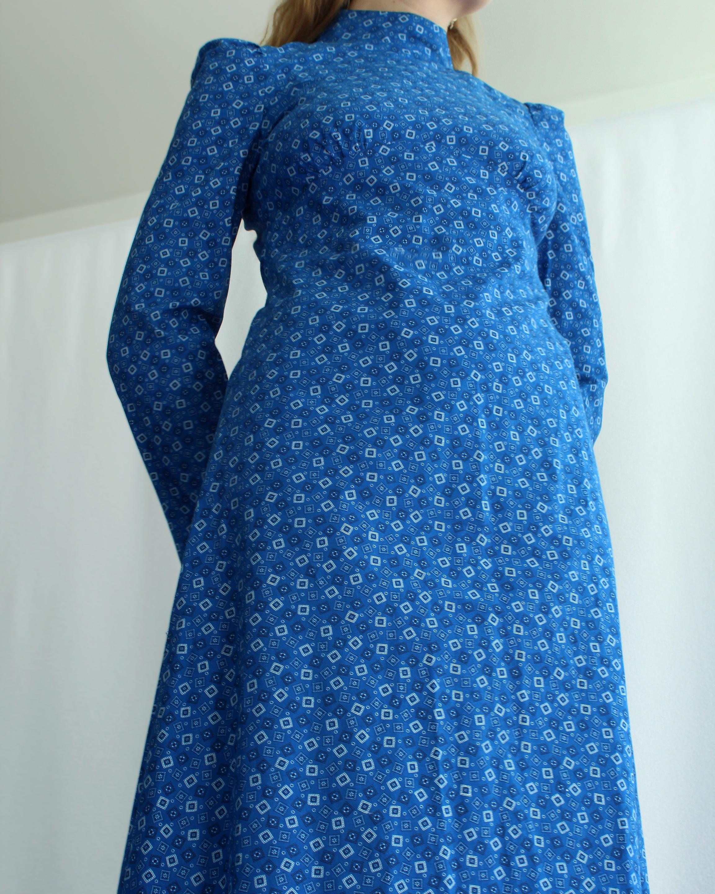 1960s Long Sleeve Calico Maxidress, Deadstock Vintage In Excellent Condition For Sale In New York, NY