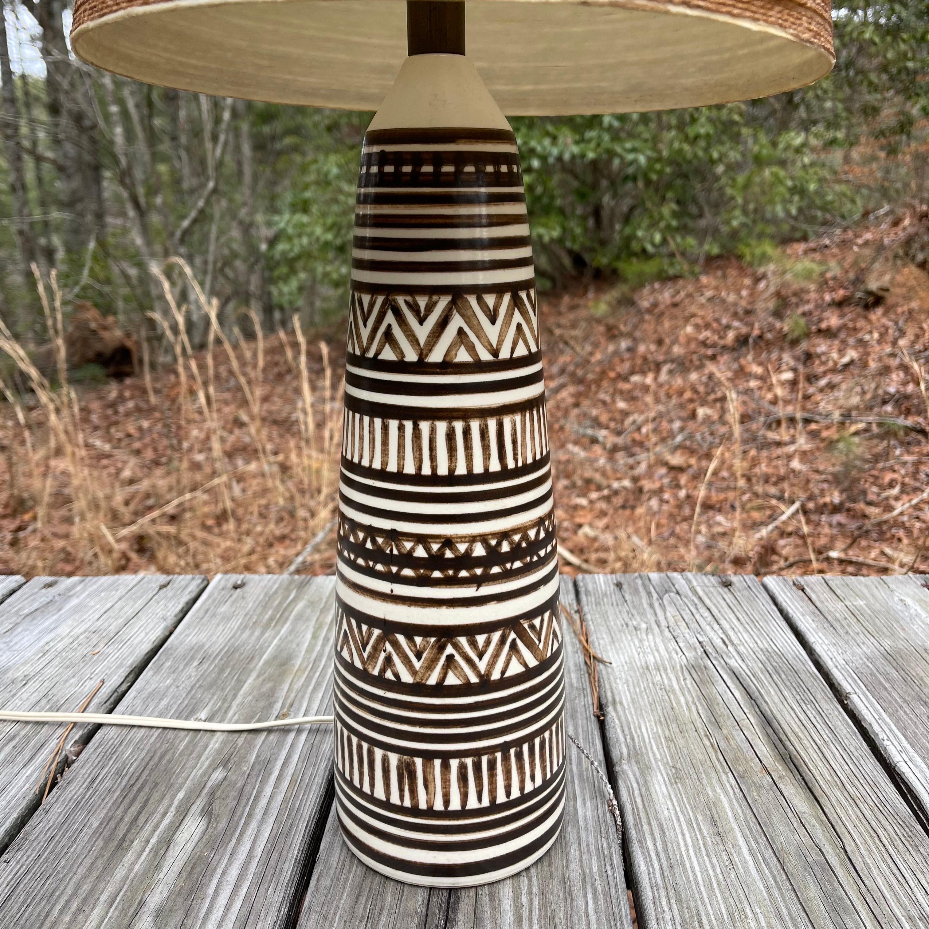 Mid-Century Modern 1960s Lotte Bostlund Tribal Ceramic Table Lamp, Original Fiberglass Shade  For Sale