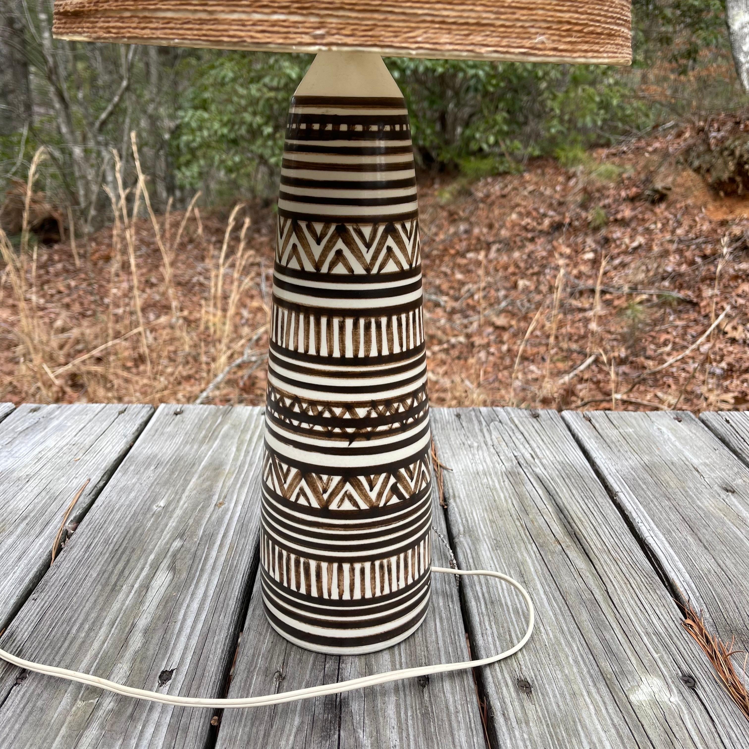 1960s Lotte Bostlund Tribal Ceramic Table Lamp, Original Fiberglass Shade  For Sale 1