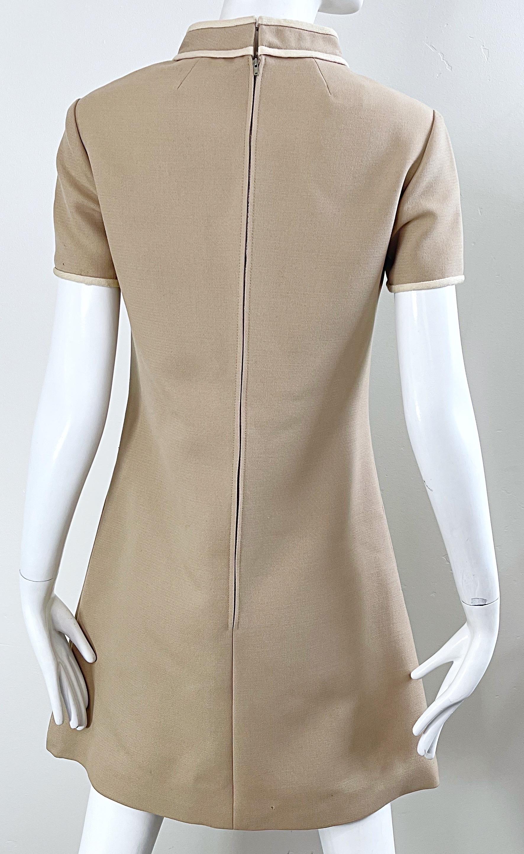 1960s Louis Feraud Khaki Tan Space Age Wool Short Sleeve Vintage A Line Dress For Sale 7