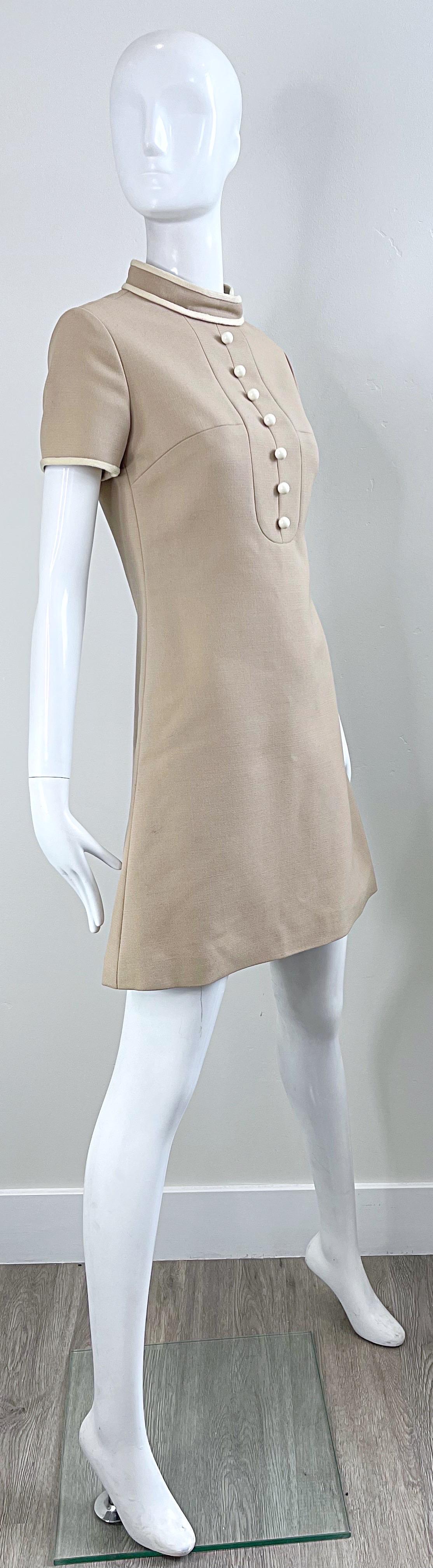 1960s Louis Feraud Khaki Tan Space Age Wool Short Sleeve Vintage A Line Dress For Sale 8