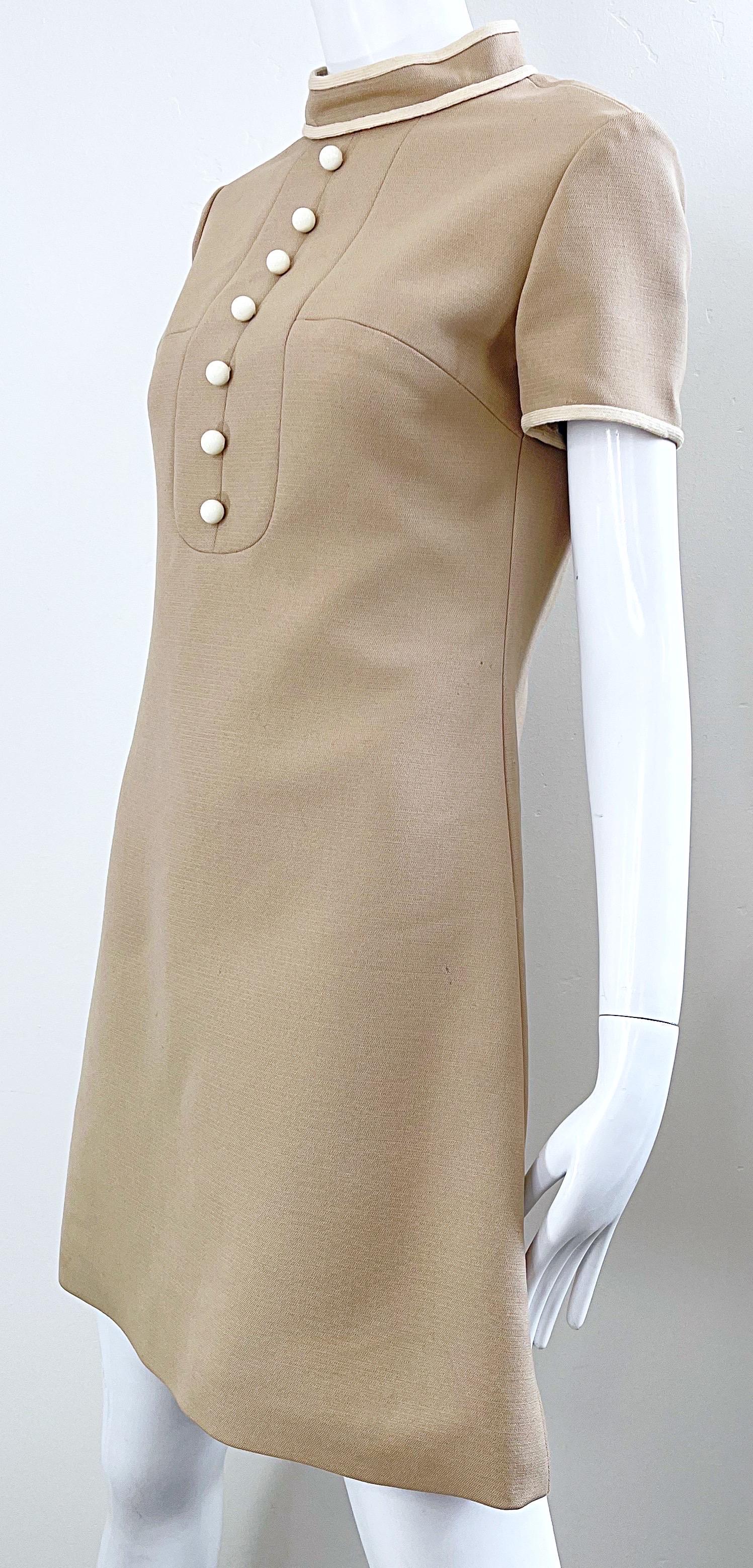 1960s Louis Feraud Khaki Tan Space Age Wool Short Sleeve Vintage A Line Dress For Sale 2