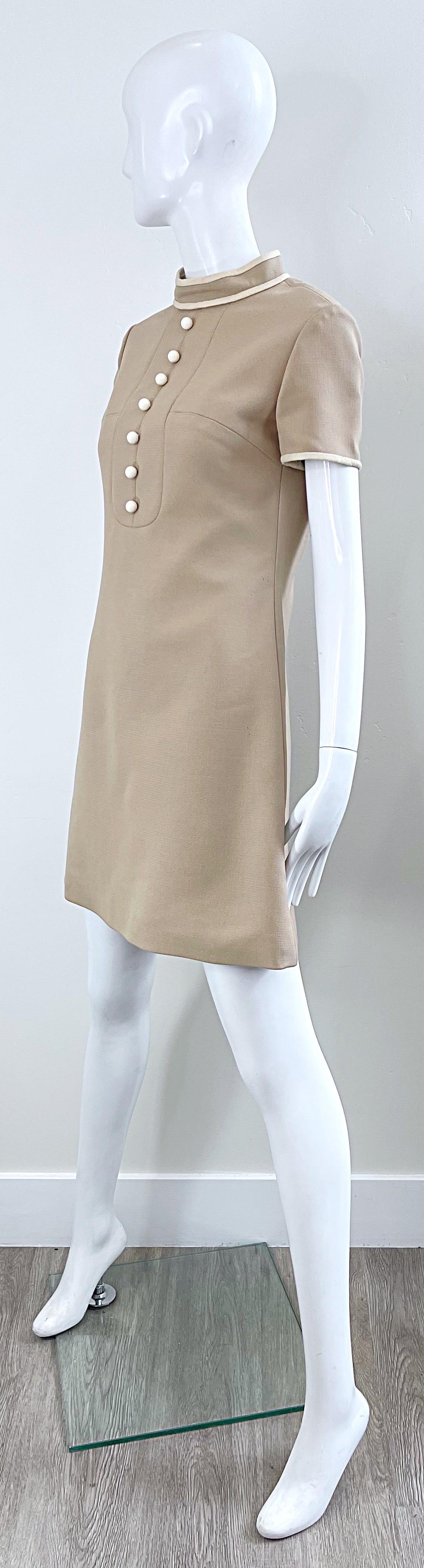 1960s Louis Feraud Khaki Tan Space Age Wool Short Sleeve Vintage A Line Dress For Sale 4