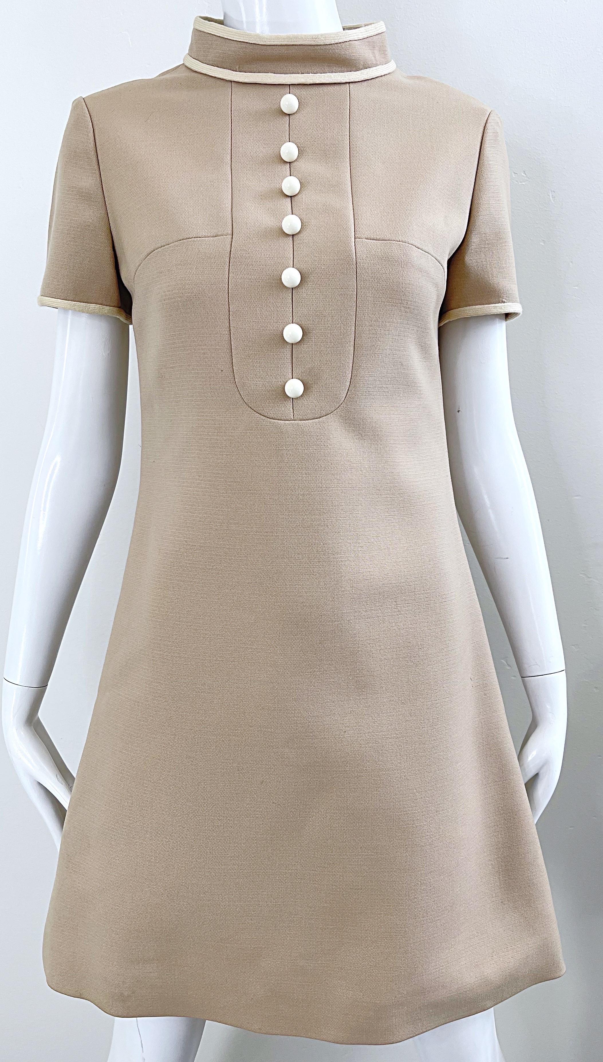 1960s Louis Feraud Khaki Tan Space Age Wool Short Sleeve Vintage A Line Dress For Sale 5