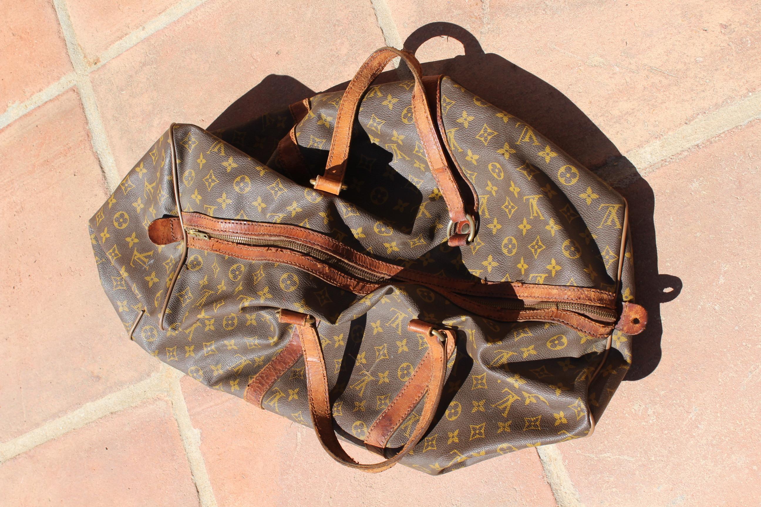 1960s Louis Vuitton Brown Monogram Keepall Bandouliere In Good Condition In Marbella, ES