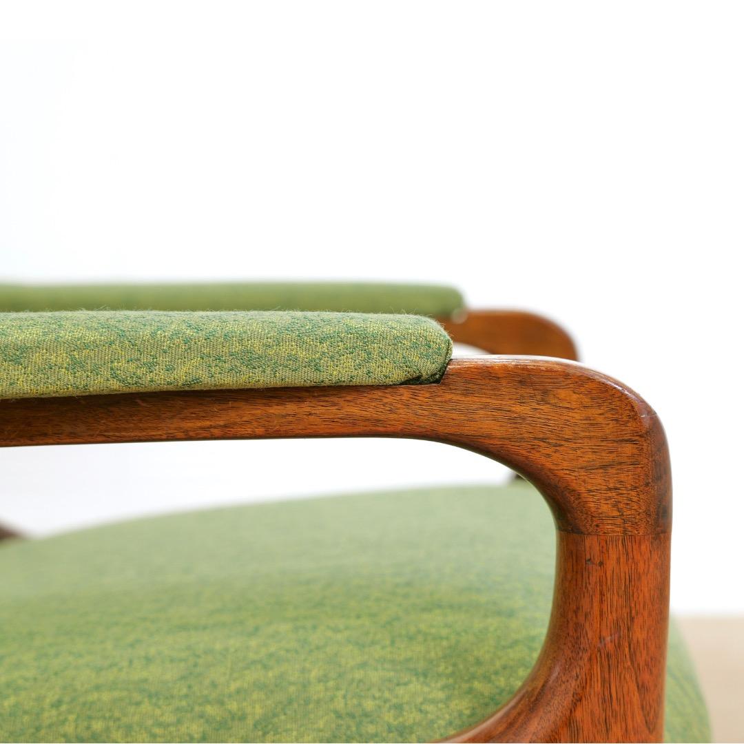 Sedia da salotto e pouf anni '60 di Howard Keith in vendita 1