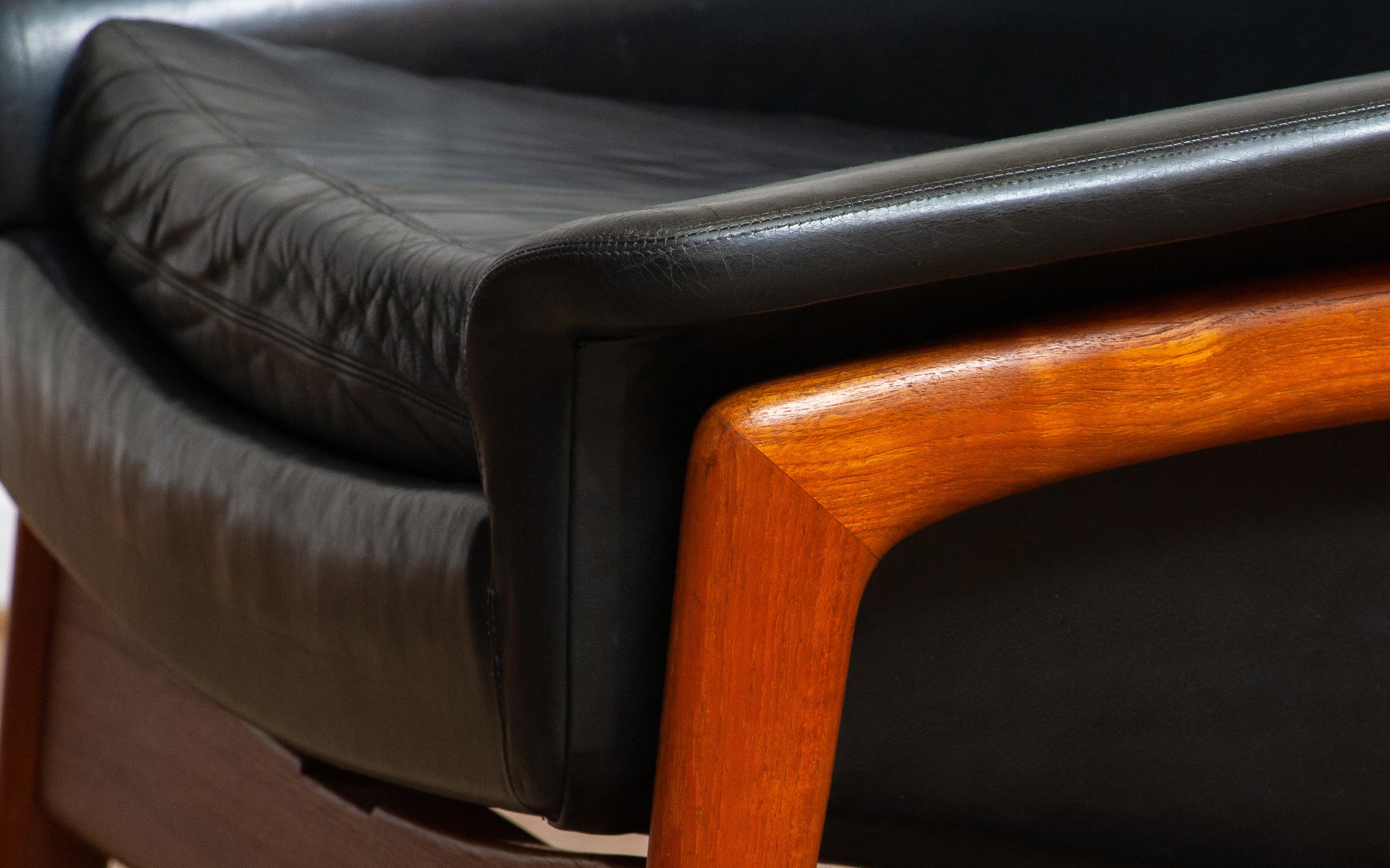 1960s, Lounge Chair 'Profil' by Folke Ohlsson for DUX in Leather and Teak 1 In Good Condition In Silvolde, Gelderland