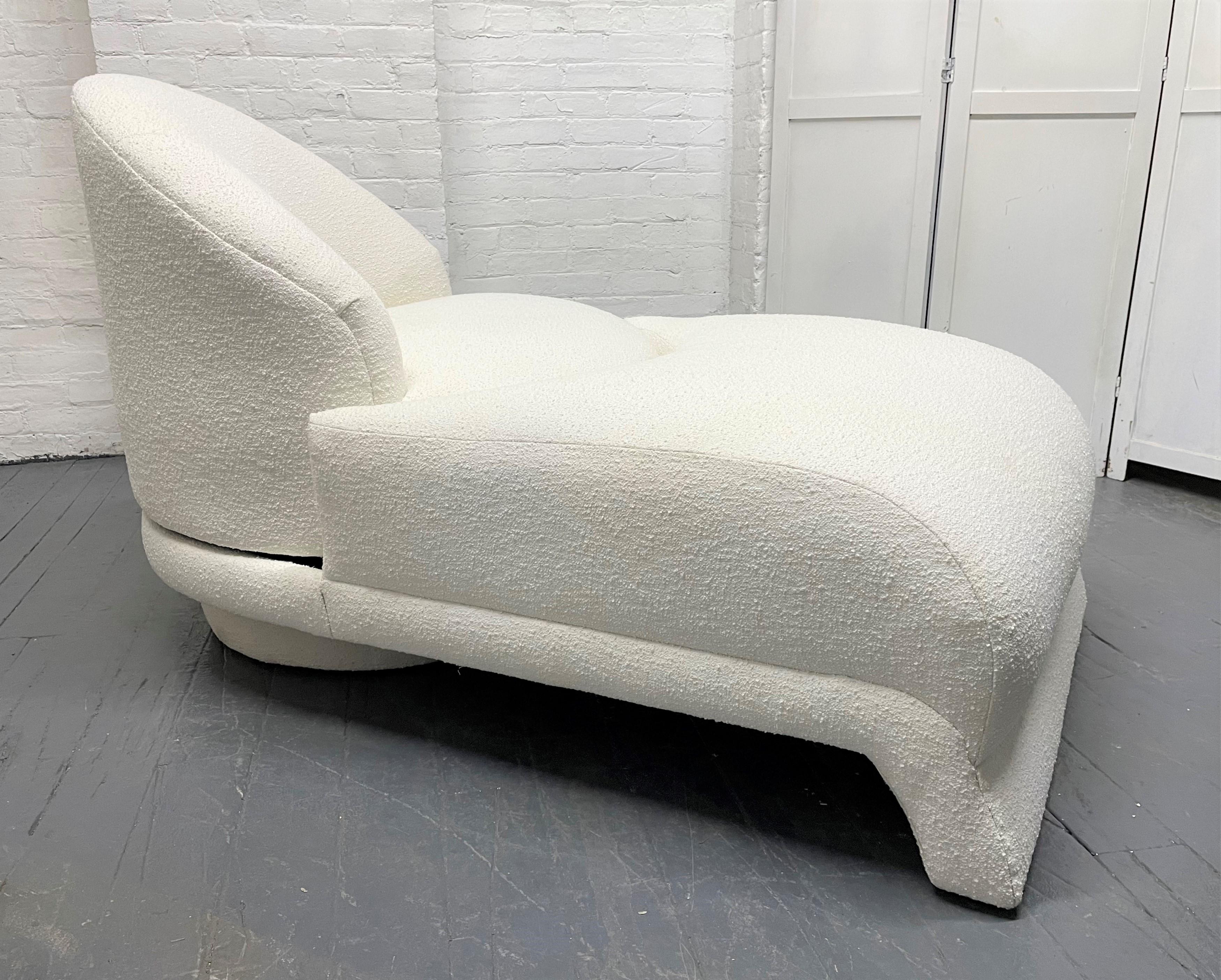 Loungesessel aus den 1960er Jahren, der sich in eine Chaiselongue aus Boucle verwandelt im Zustand „Gut“ im Angebot in New York, NY
