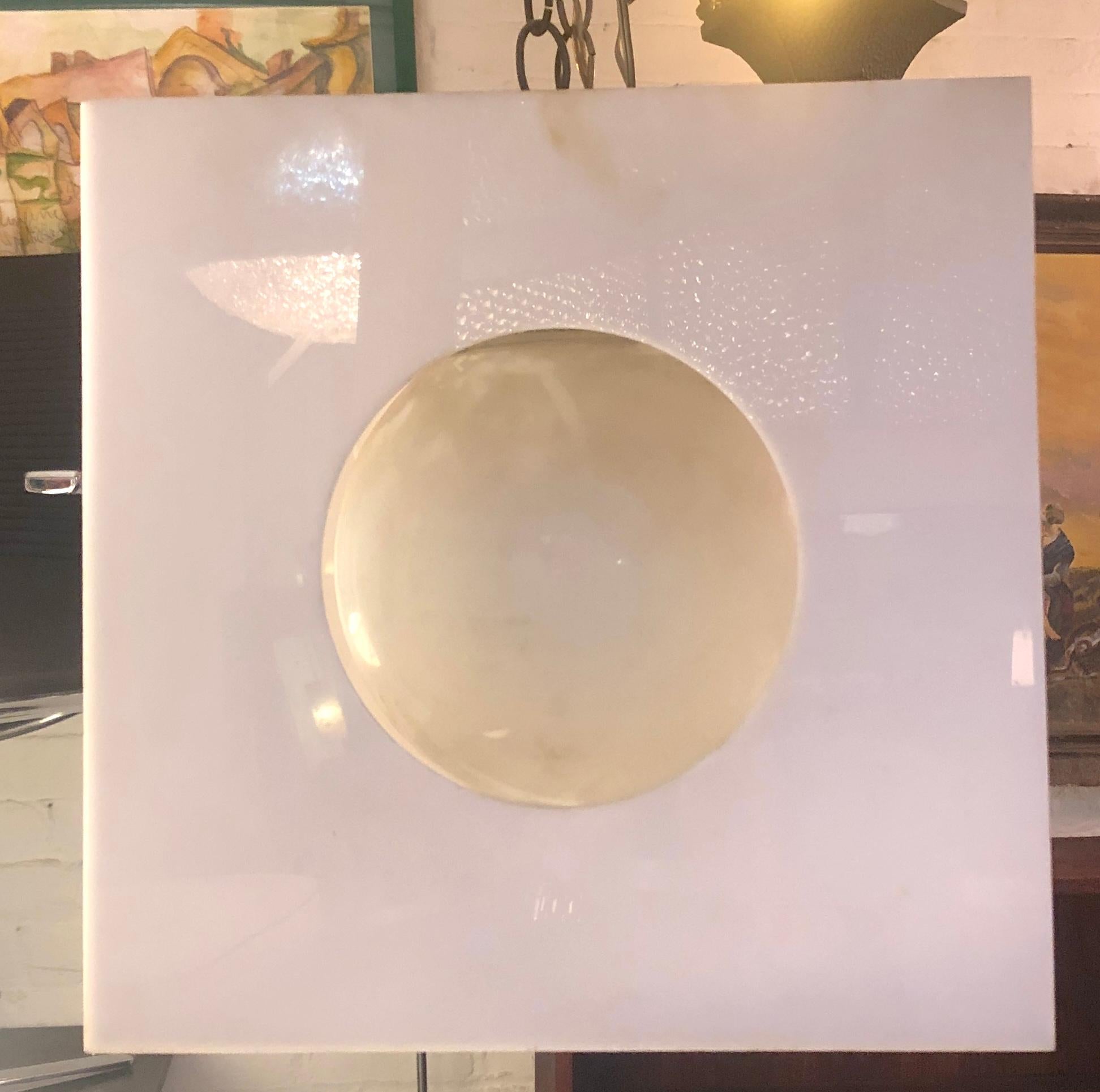 Ciondolo geometrico in lucite del 1960 in vendita 2
