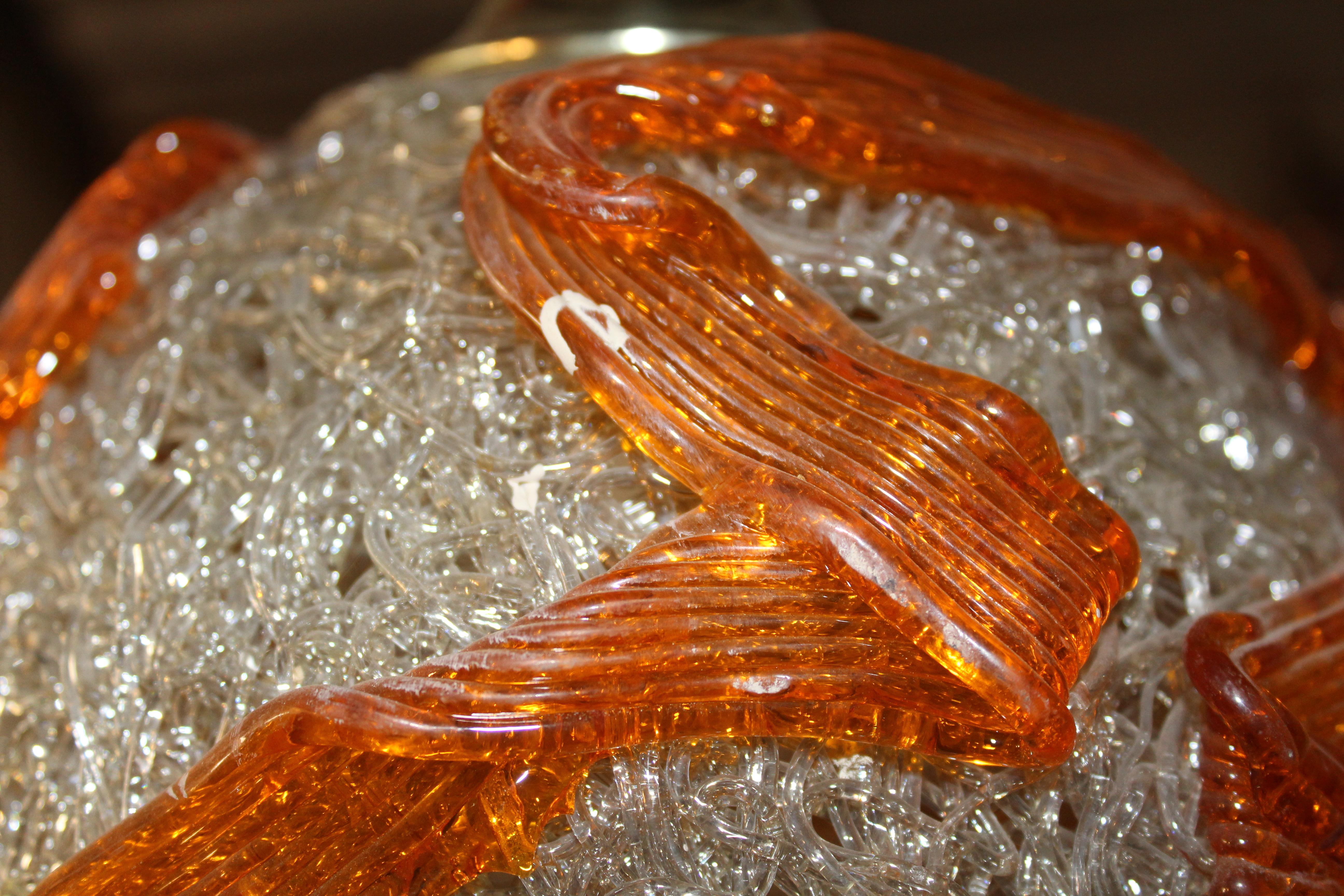 Ciondolo a spaghetti in lucite del 1960 in vendita 3
