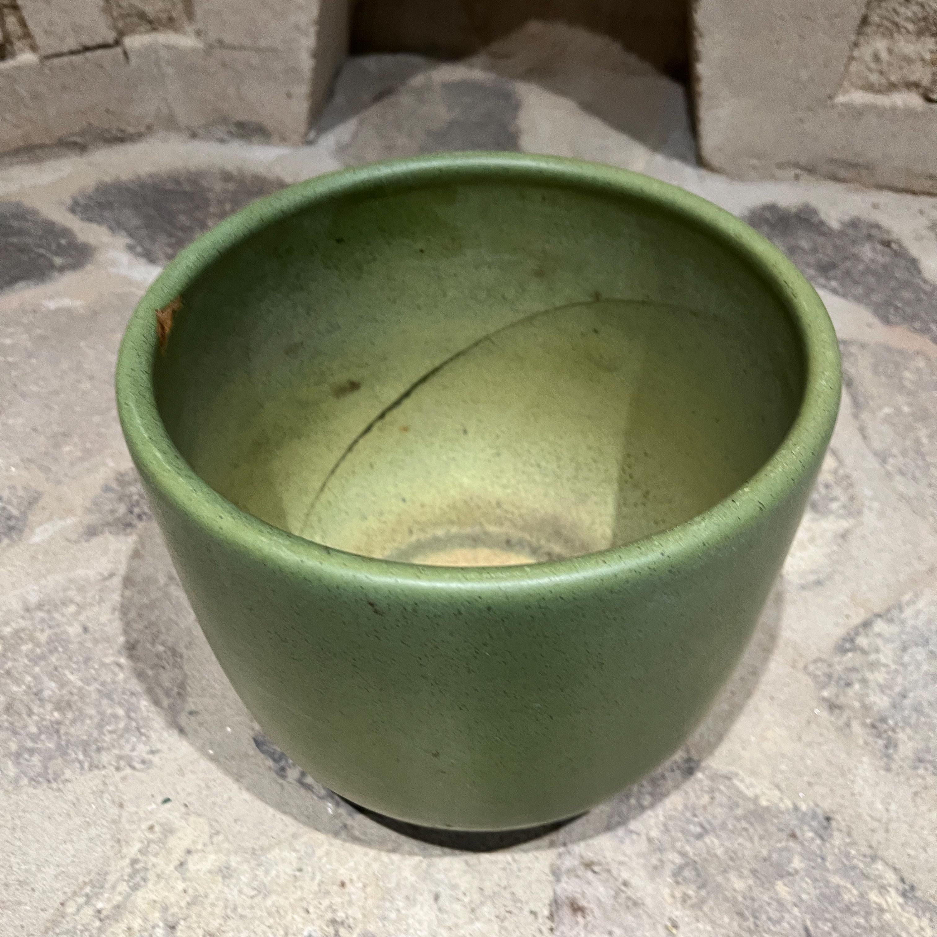 Mid-Century Modern 1960s Luscious Green Midcentury Modern Planter Pot Gainey Ceramics La Verne CA