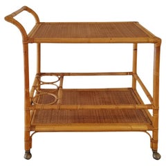 1960s Luxe Artisanal et Elegant Chariot de Bar en Bambou et Rotin. Fabriqué en Italie