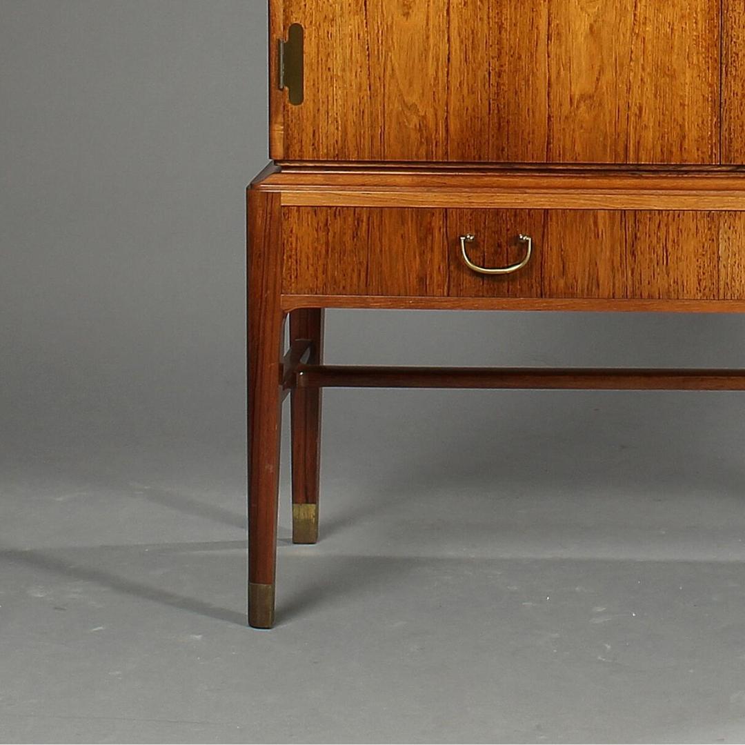 Armario Lysberg, Hansen & Terp de los años 60 con dos puertas y dos cajones Escandinavo moderno en venta