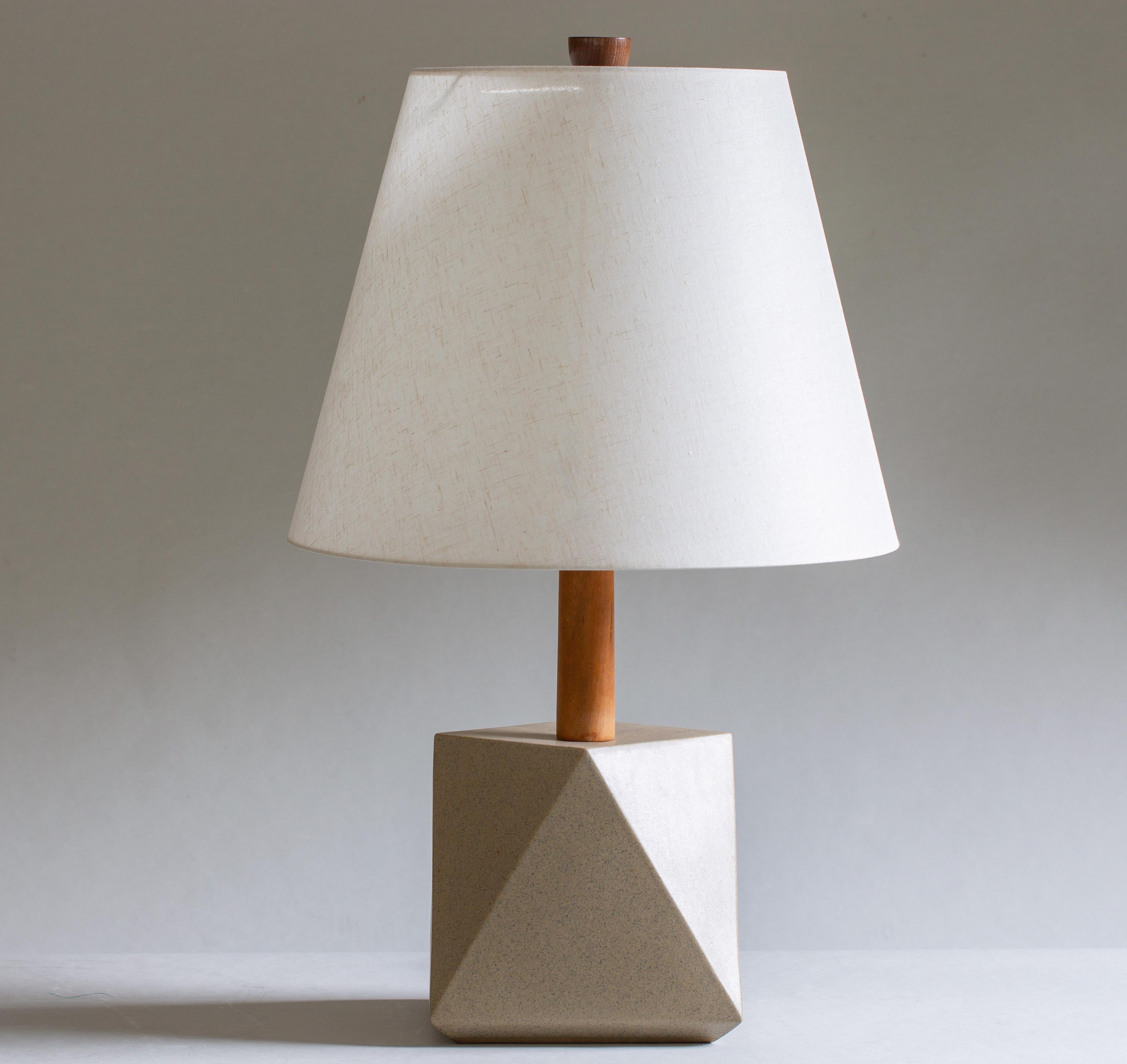 Mid-Century Modern 1960s M-248 Geometric Table Lamp by Jane and Gordon Martz for Marshall Studios For Sale
