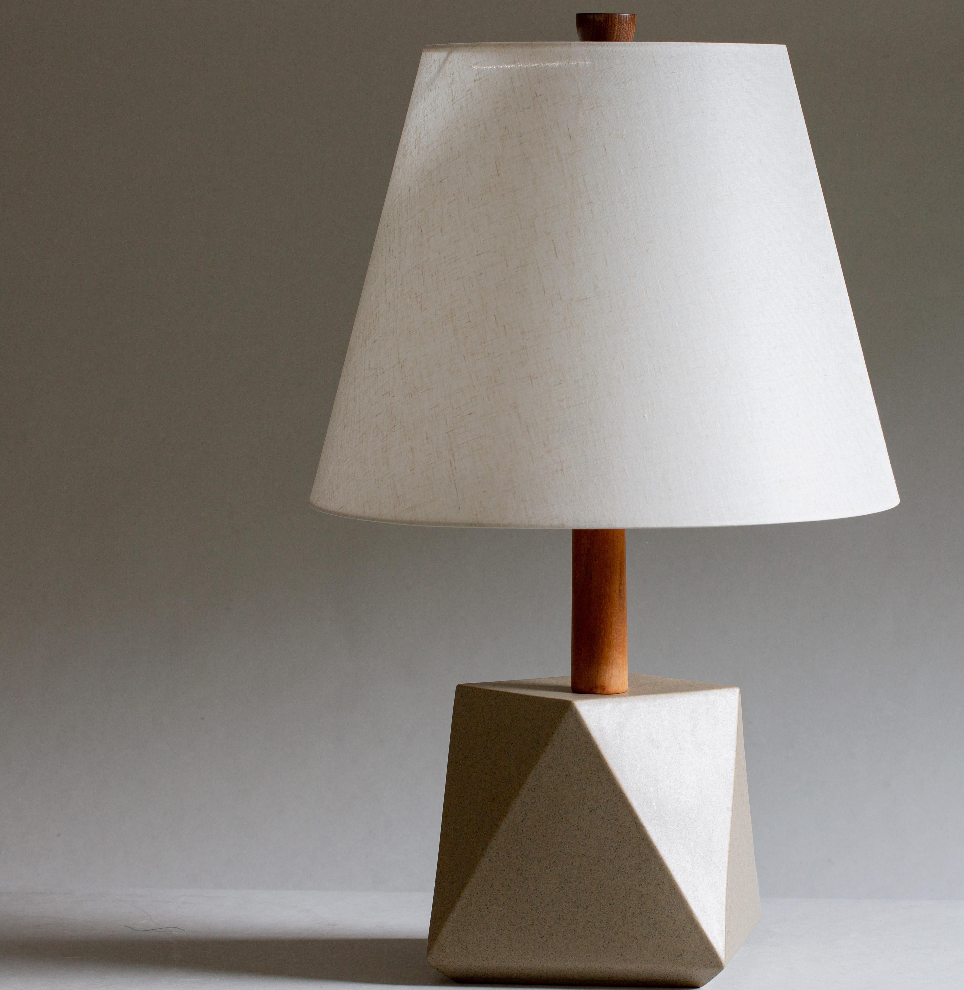 1960s M-248 Geometric Table Lamp by Jane and Gordon Martz for Marshall Studios In Excellent Condition For Sale In Virginia Beach, VA