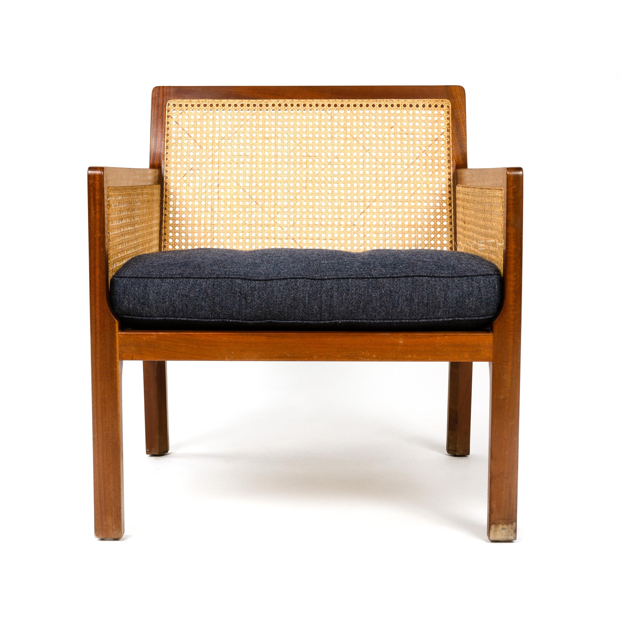 Danois Fauteuil de salon en acajou et rotin des années 1960 par Bernt Petersen pour Worts Mobelsnedkeri