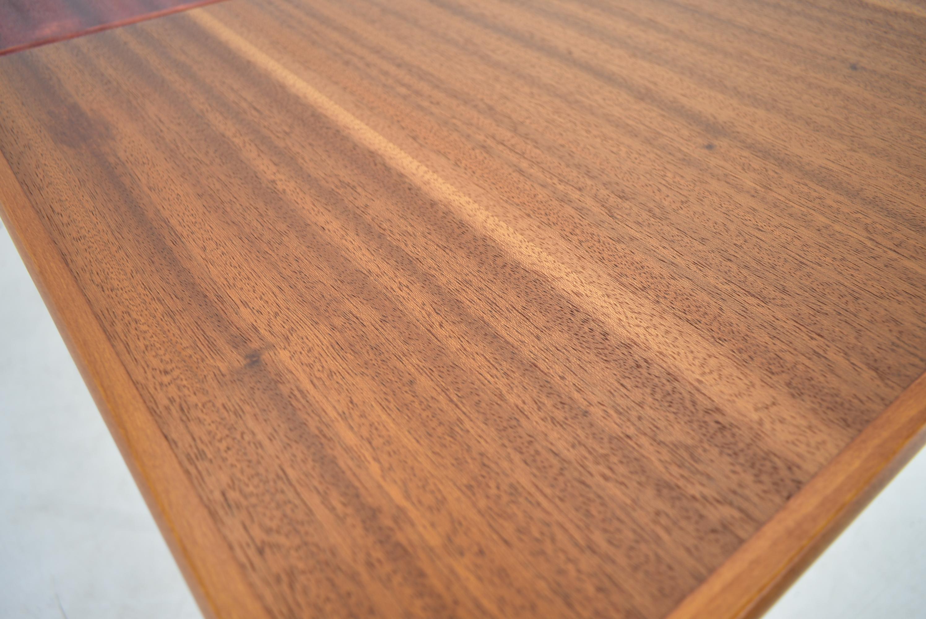 1960s Mahogany Dining Table, Czechoslovakia For Sale 6
