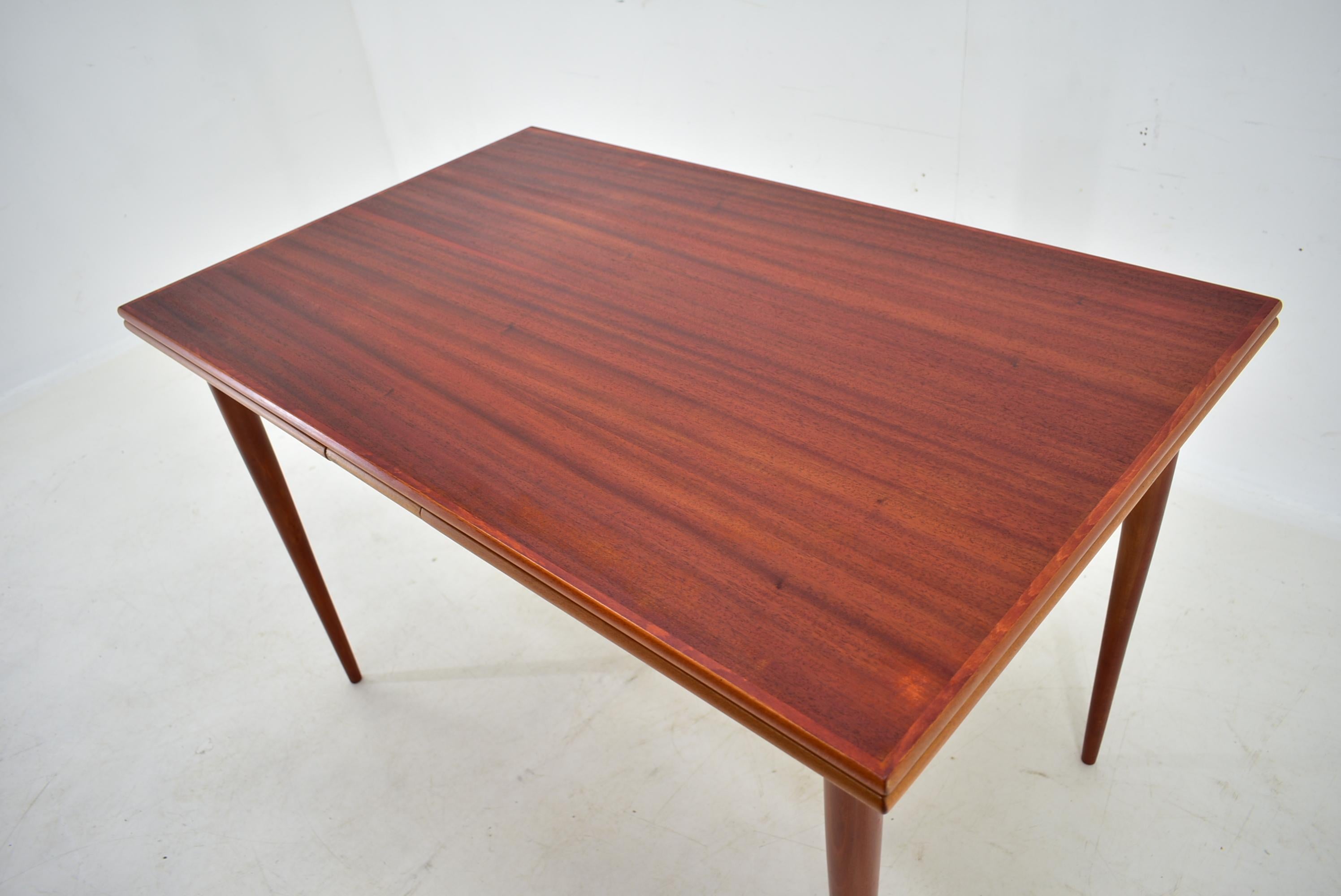 1960s Mahogany Dining Table, Czechoslovakia For Sale 13