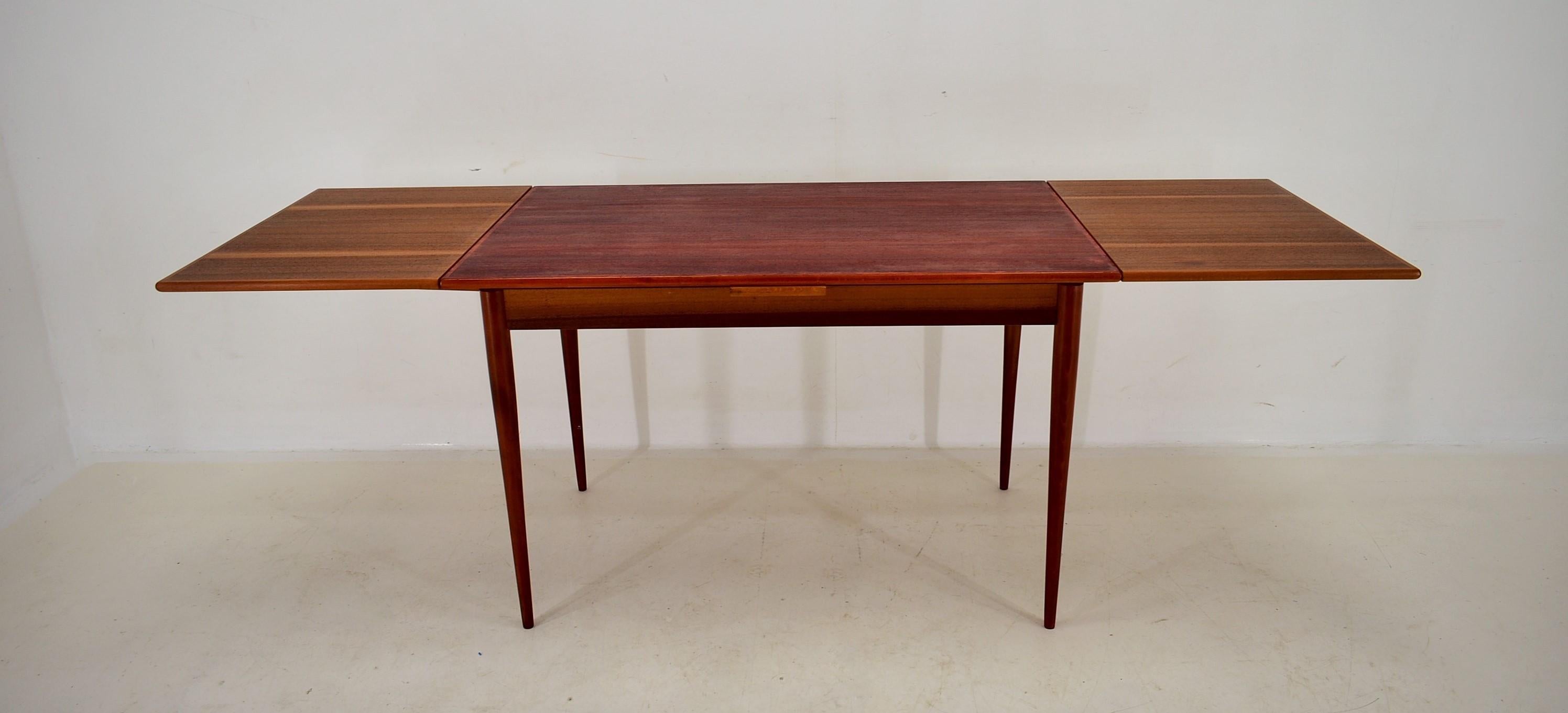 - Made in Czechoslovakia 
- Made of wood 
- Frame fixed
- Dimension of extendable: Width 223 cm.
- Good, original condition.
- cleaned