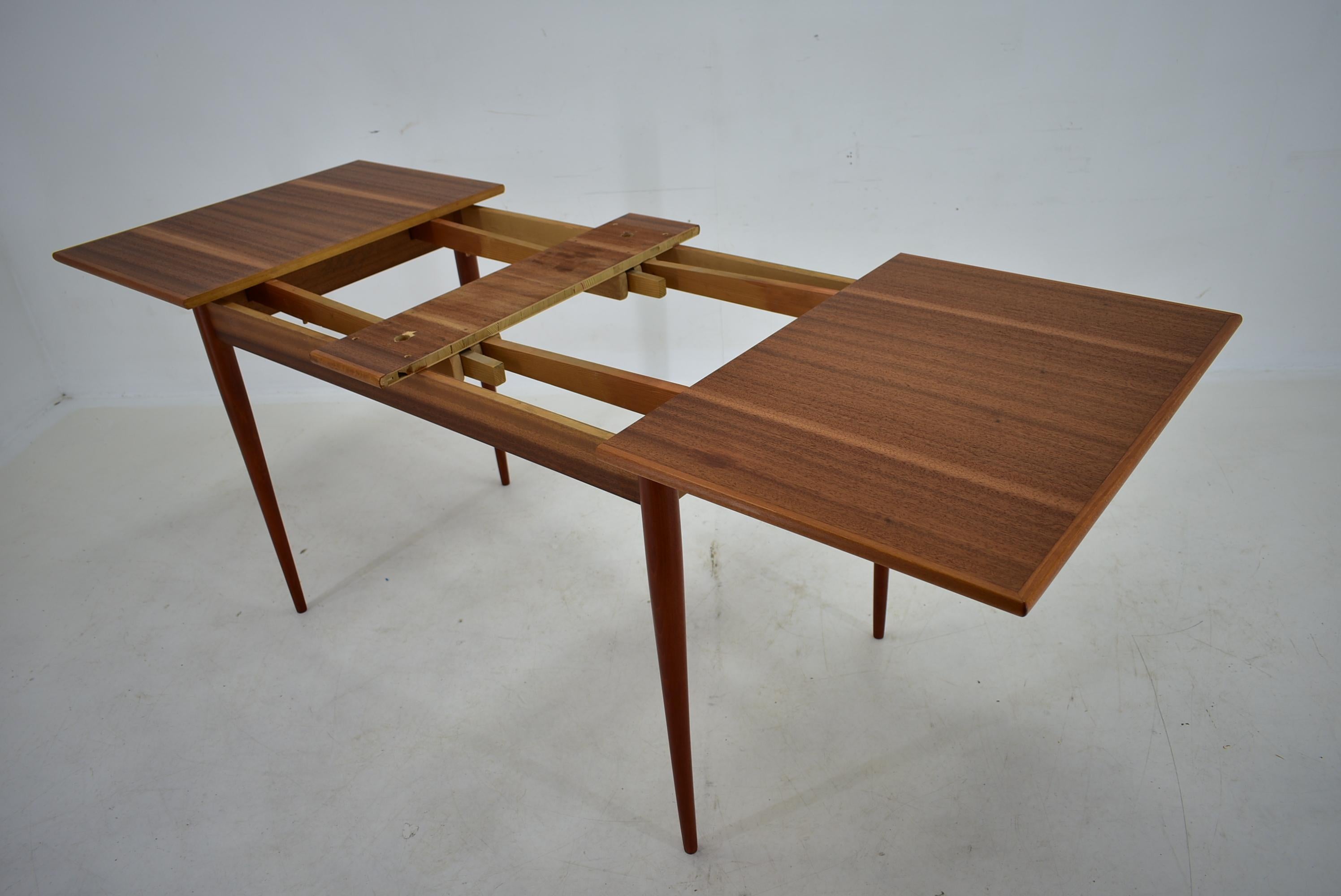 1960s Mahogany Dining Table, Czechoslovakia For Sale 14